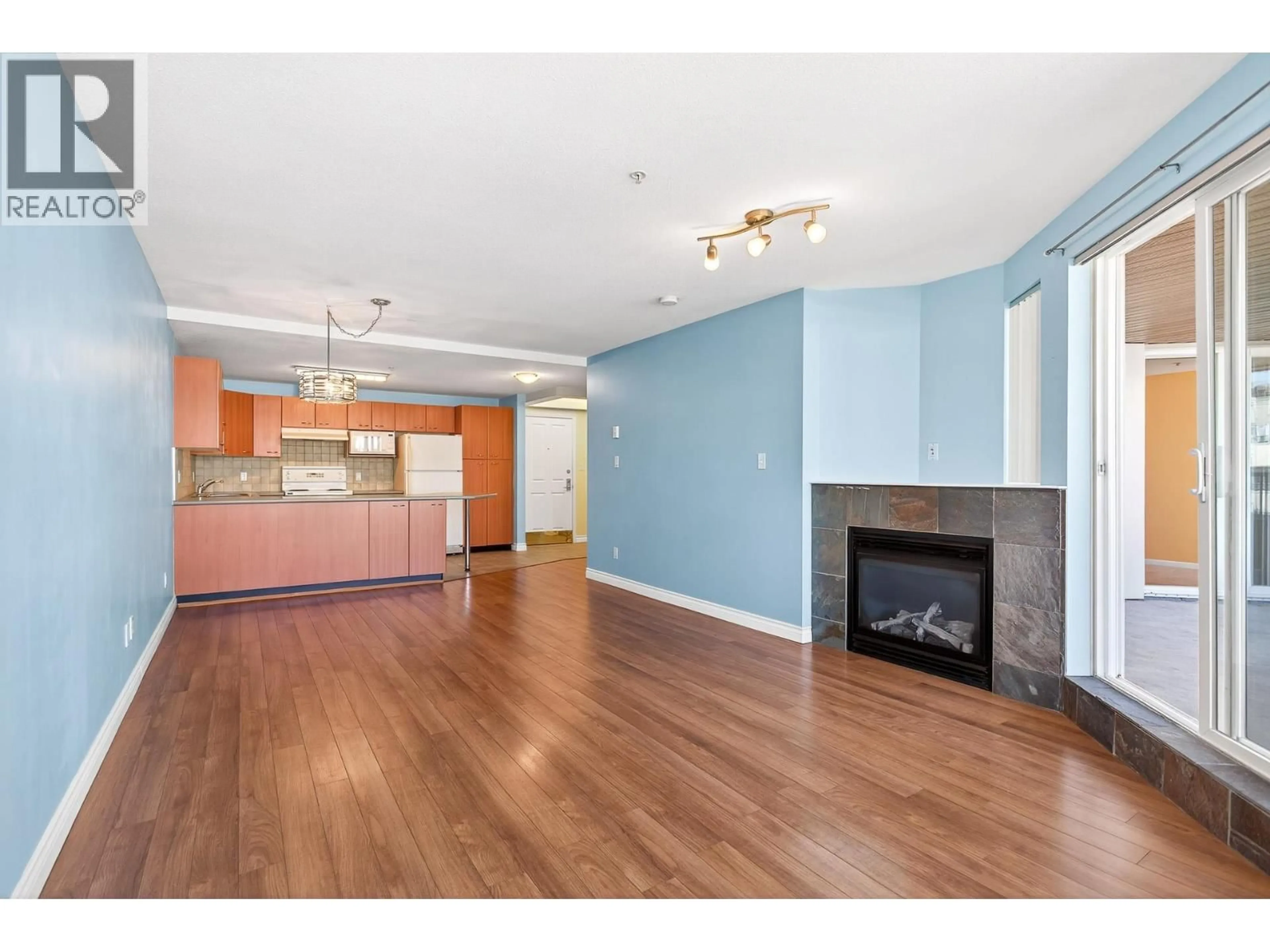 Open concept kitchen, wood/laminate floor for 326 - 2099 LOUGHEED HIGHWAY, Port Coquitlam British Columbia V3B1A8