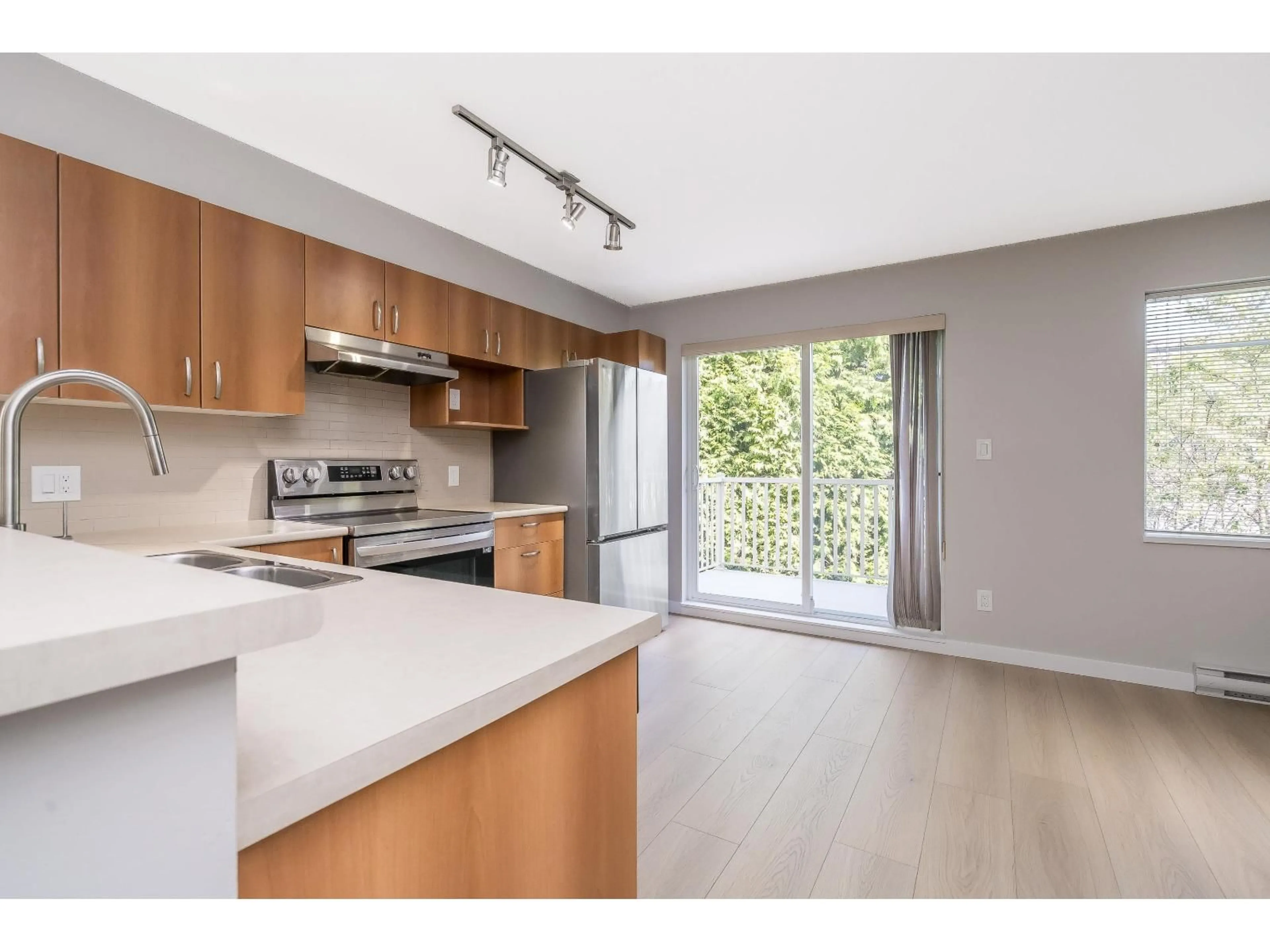 Open concept kitchen, unknown for 66 - 15155 62A, Surrey British Columbia V3S8A6