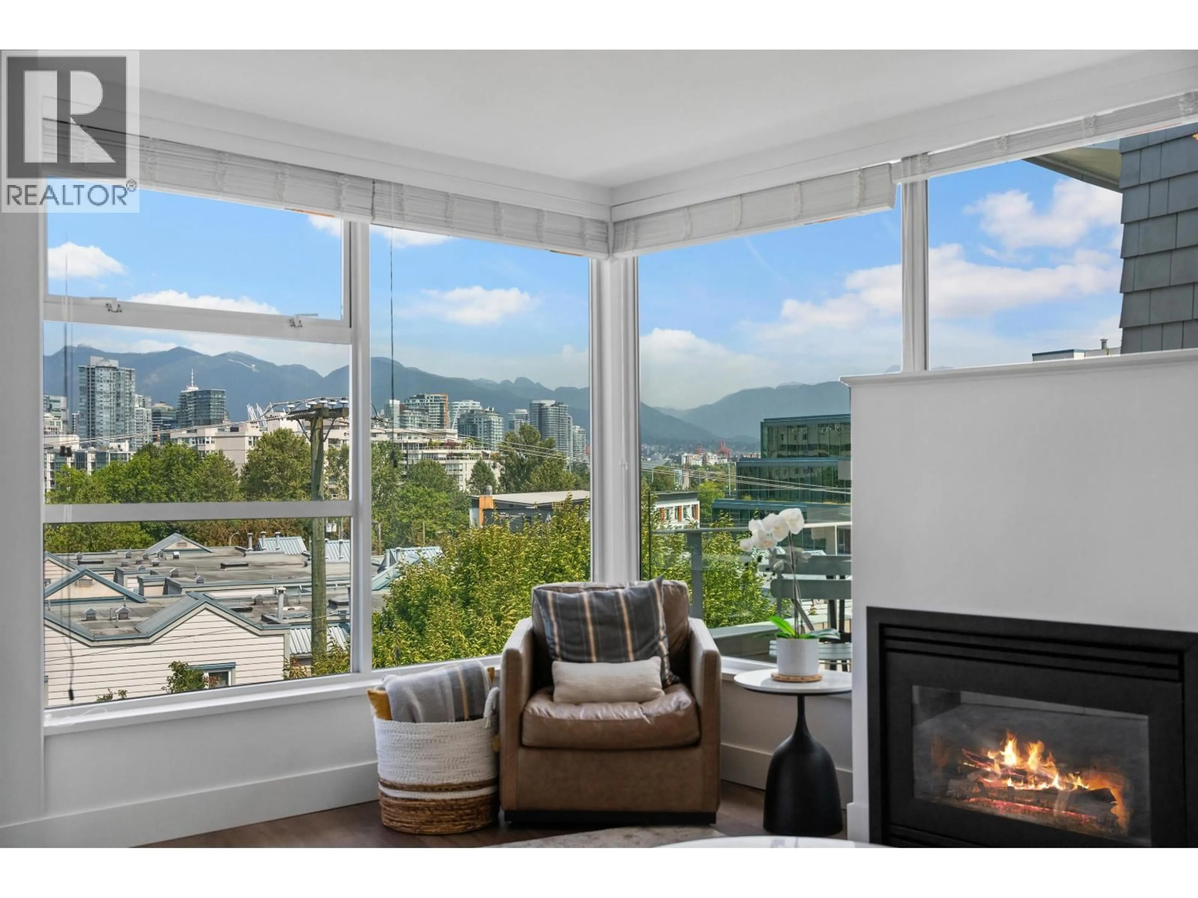 Living room with furniture, unknown for 321 - 638 7TH AVENUE, Vancouver British Columbia V5Z1B5