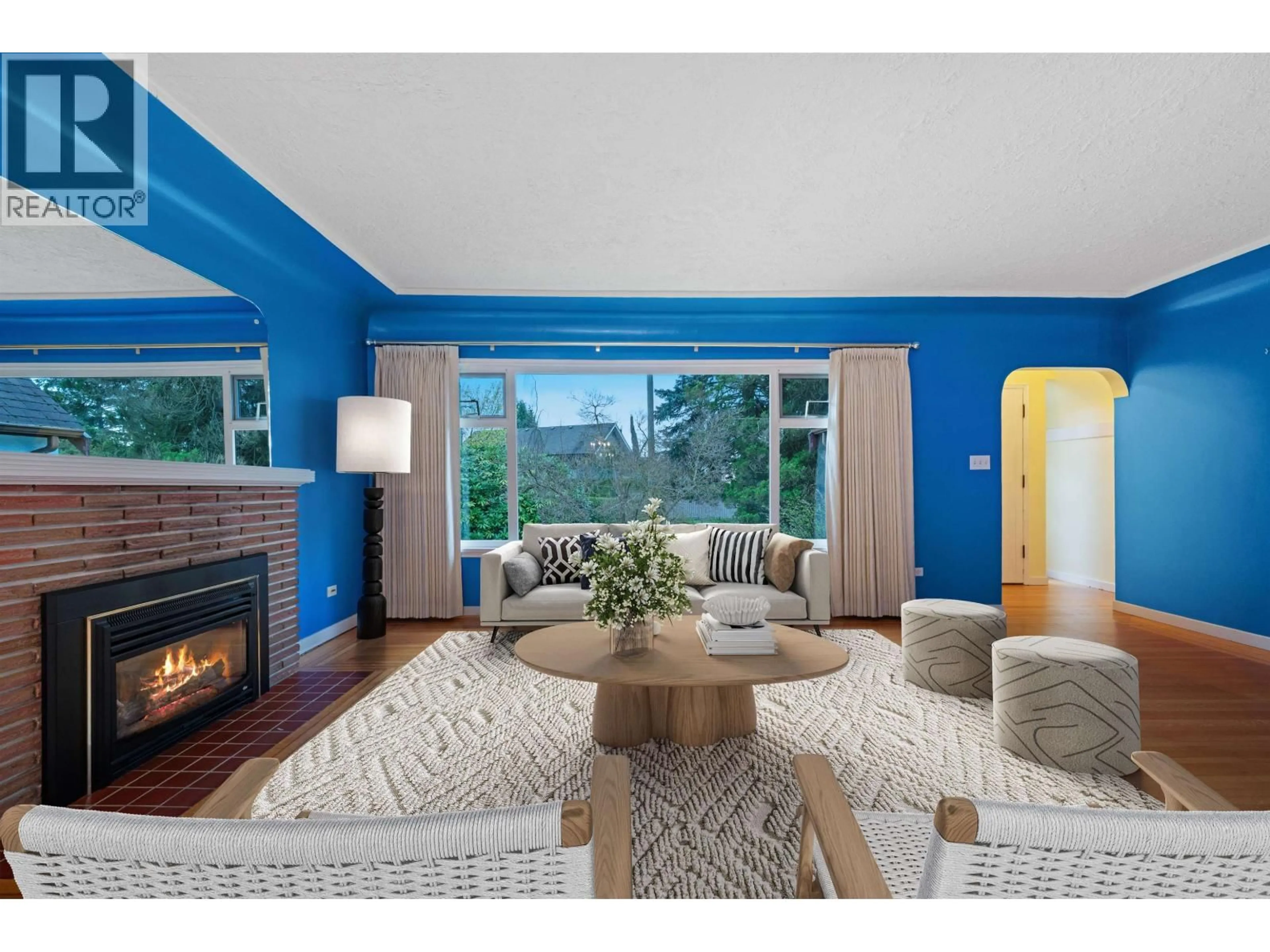 Living room with furniture, unknown for 3975 HIGHLAND BOULEVARD, North Vancouver British Columbia V7R2Y7