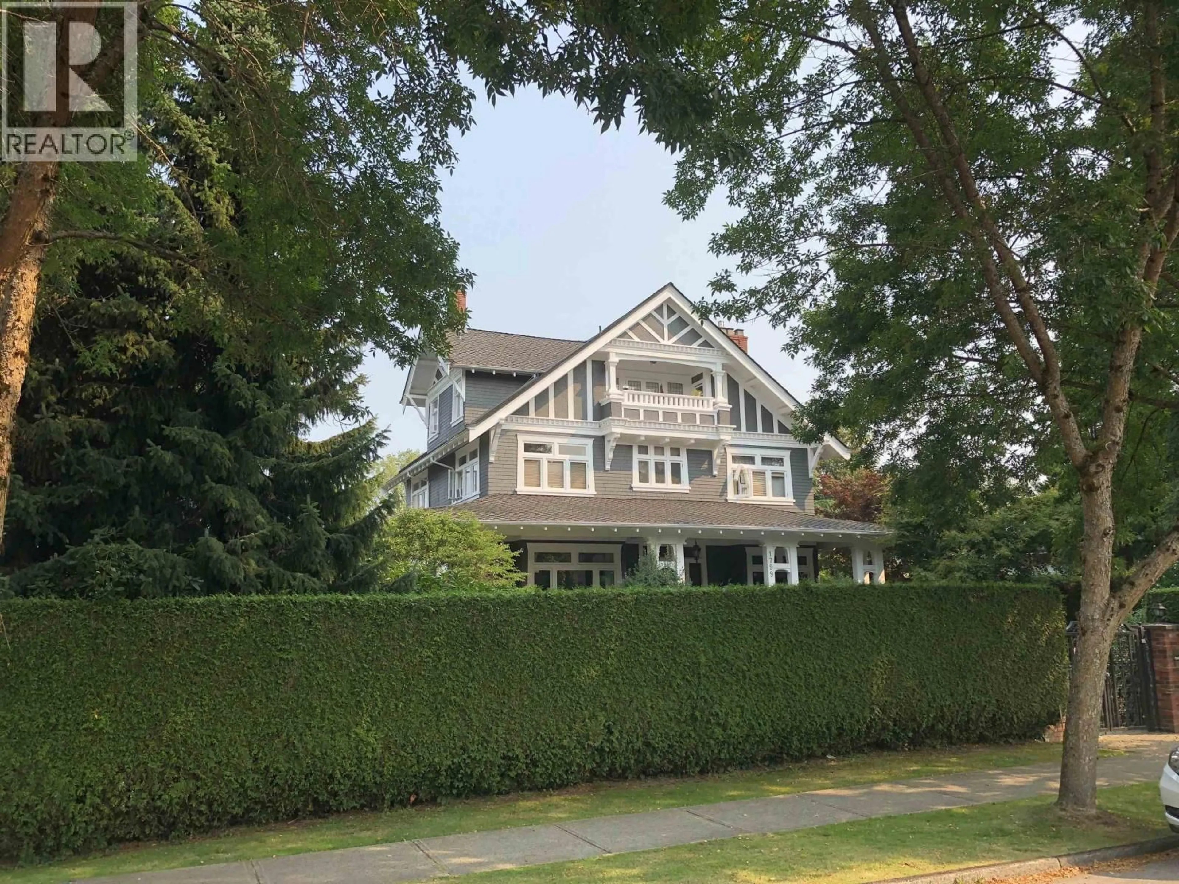 A pic from outside/outdoor area/front of a property/back of a property/a pic from drone, street for 1799 CEDAR CRESCENT, Vancouver British Columbia V6J2R1