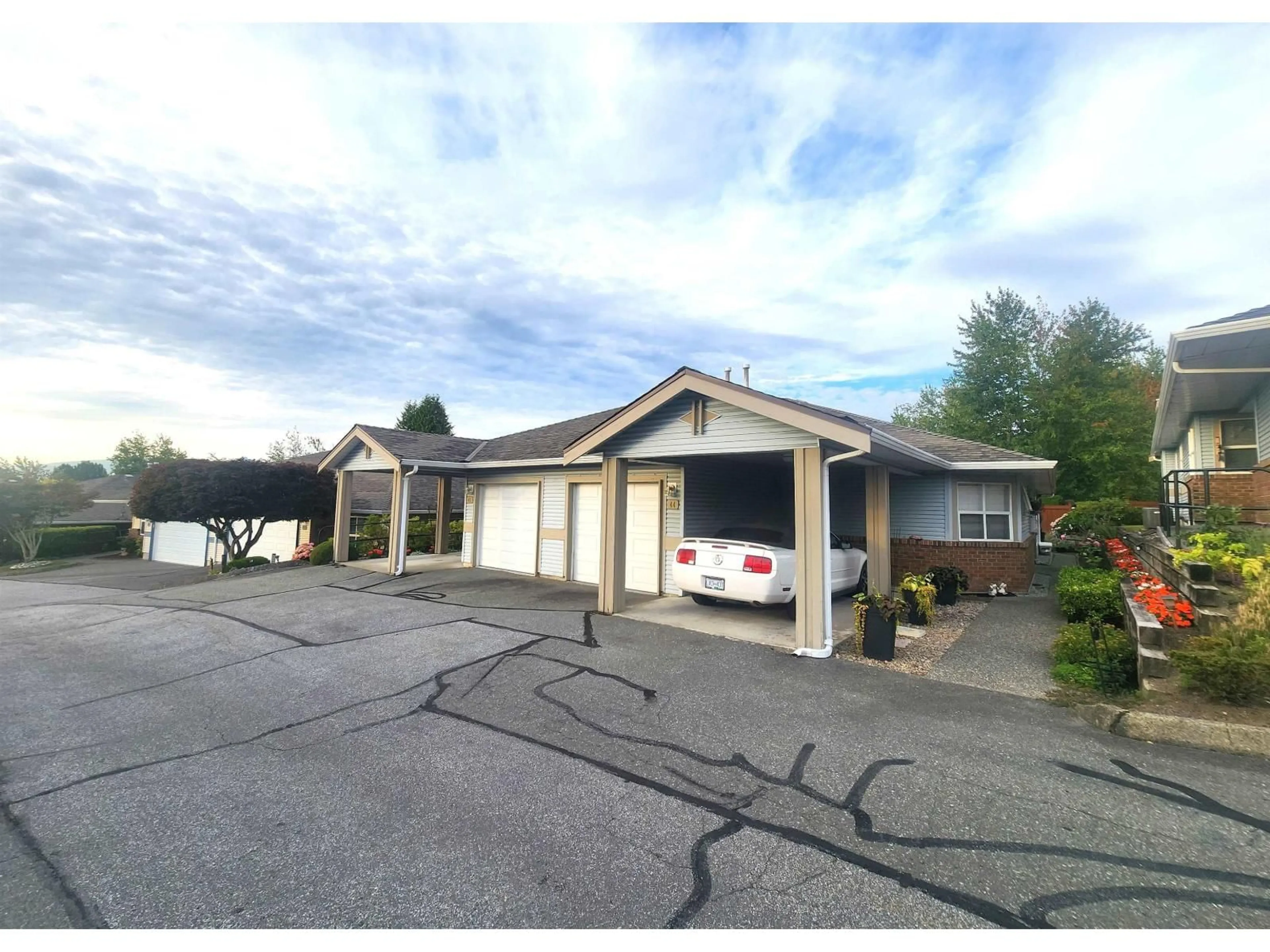 A pic from outside/outdoor area/front of a property/back of a property/a pic from drone, street for 44 - 8889 212, Langley British Columbia V1M2E8