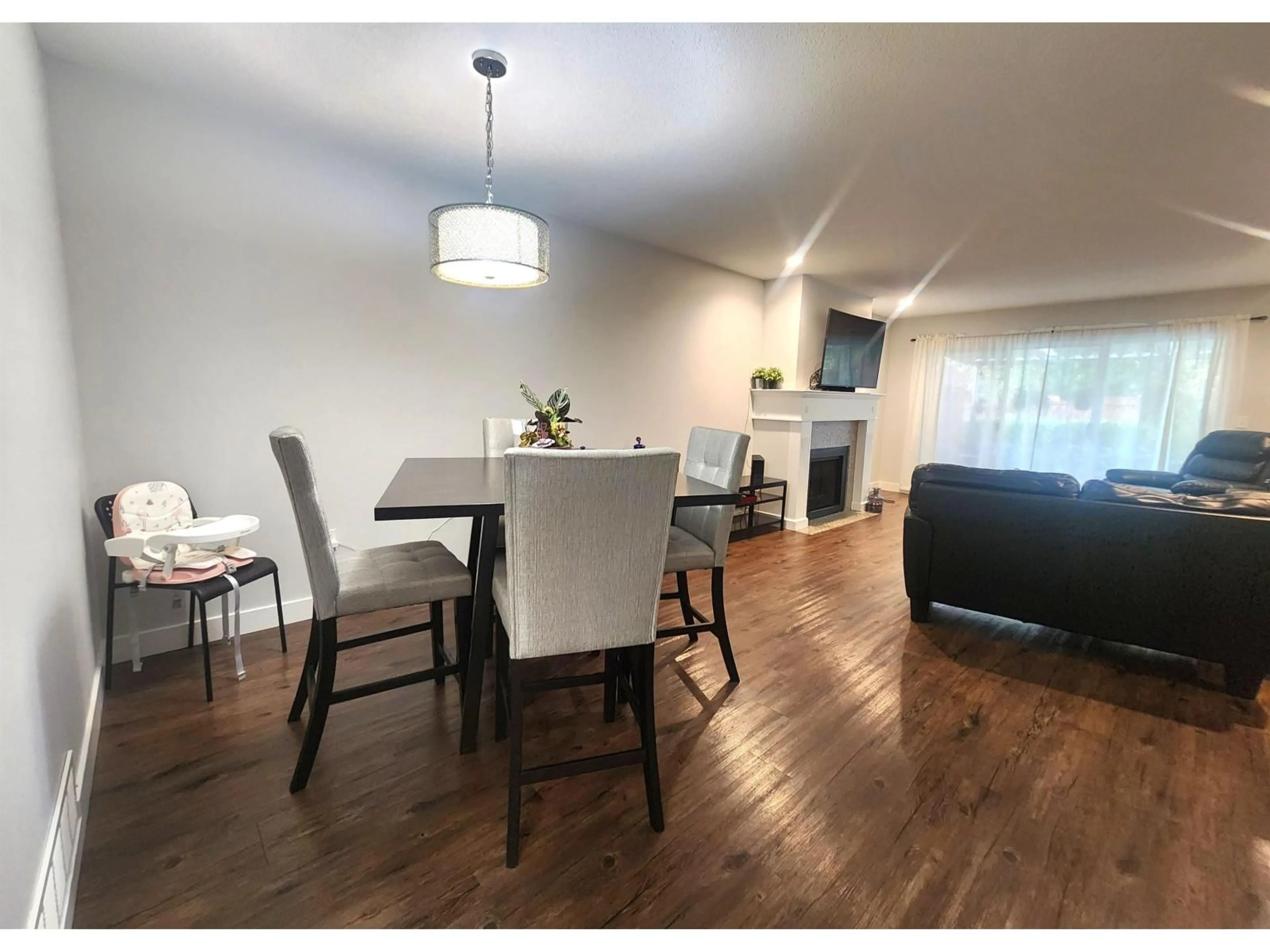 Dining room, wood/laminate floor for 44 - 8889 212, Langley British Columbia V1M2E8