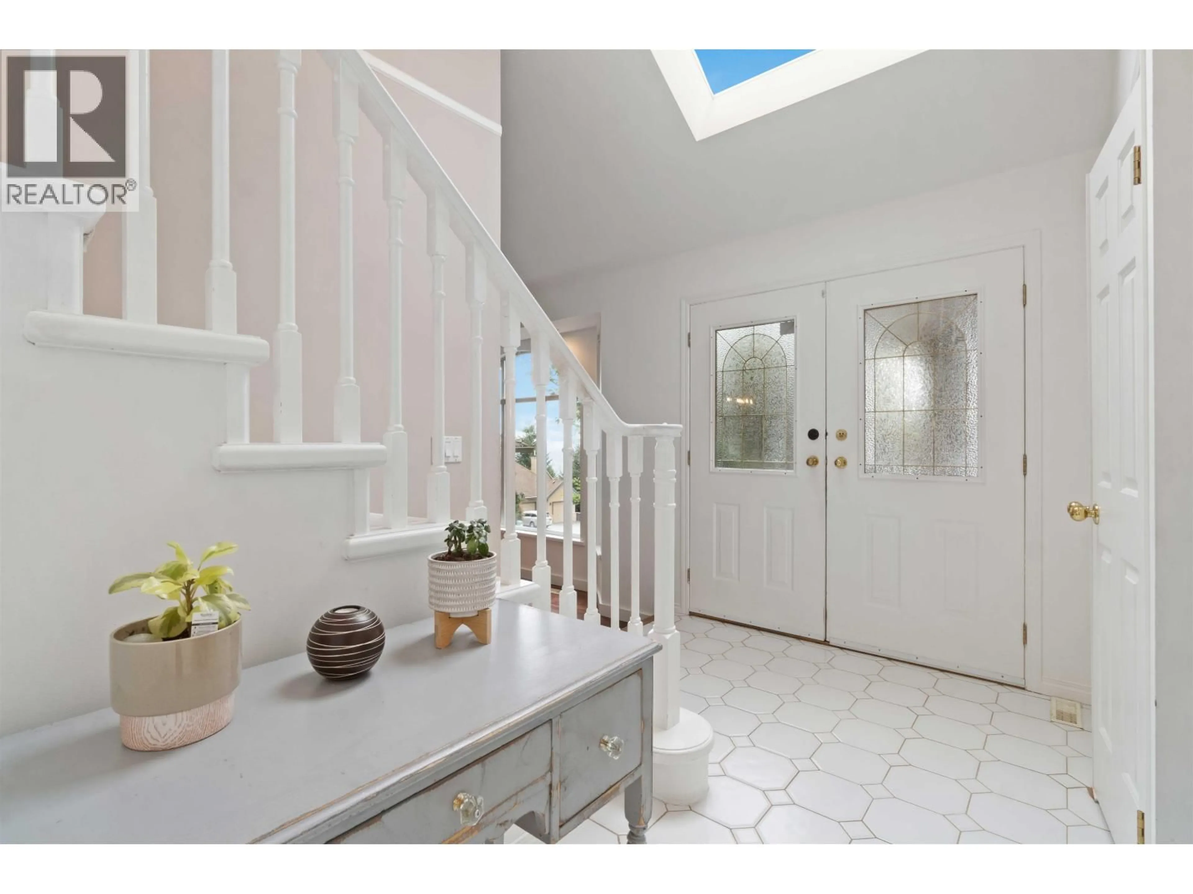 Indoor entryway for 1412 MAGNOLIA PLACE, Coquitlam British Columbia V3H4S8