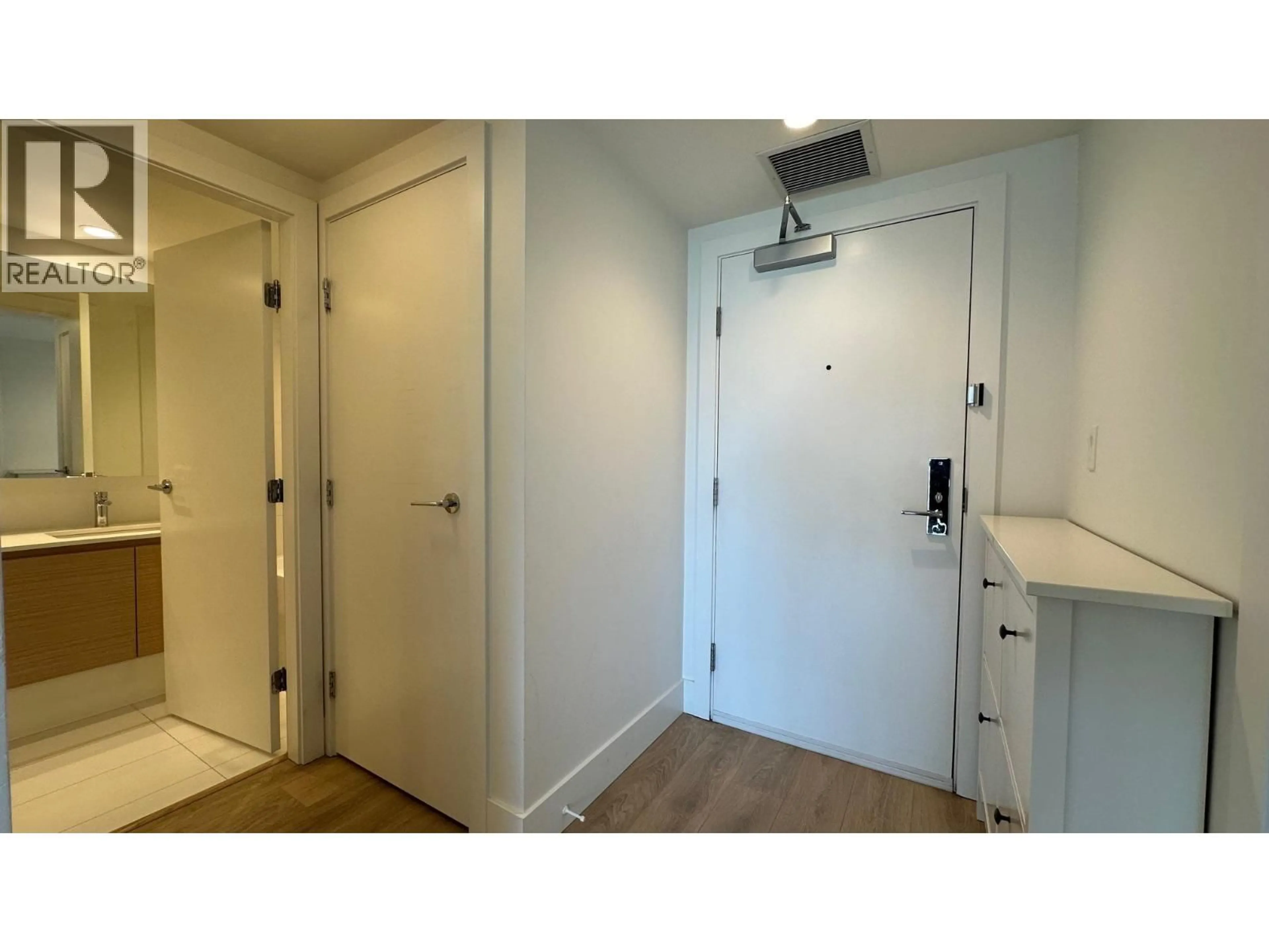 Unknown for 1005 - 5508 HOLLYBRIDGE WAY, Richmond British Columbia V7C0C7