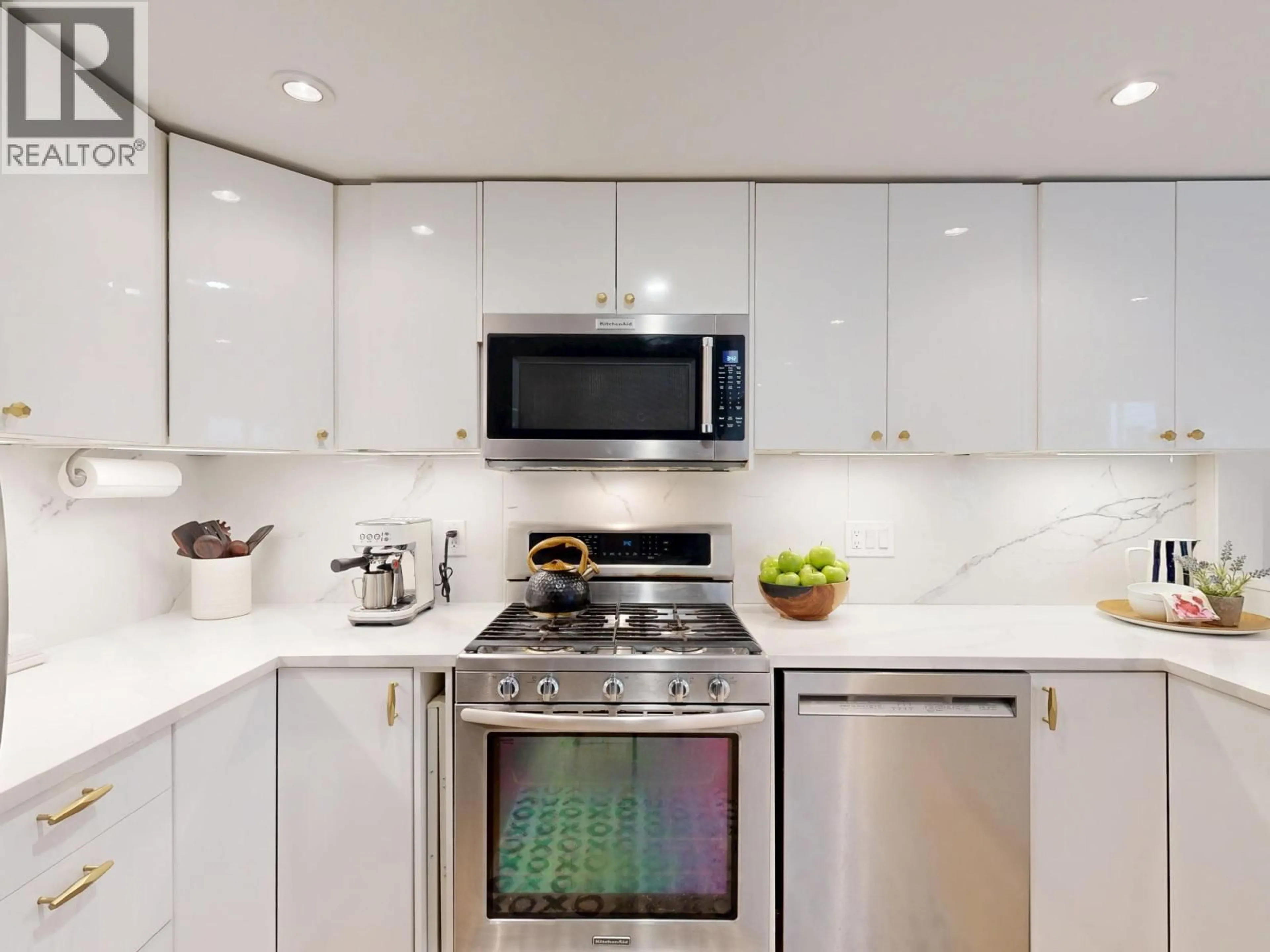 Contemporary kitchen, ceramic/tile floor for 2409 5TH AVENUE, Vancouver British Columbia V6K1S7