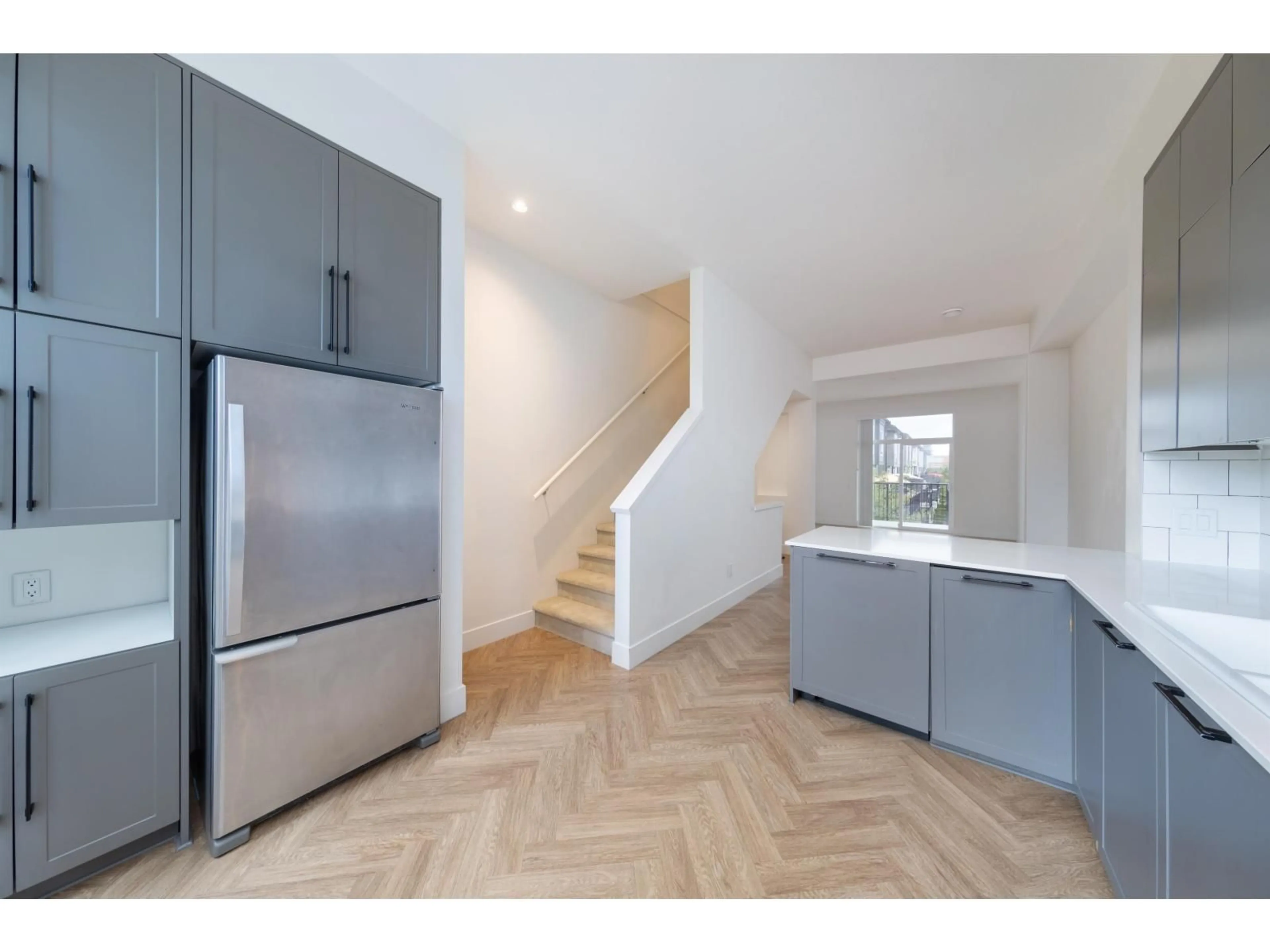 Open concept kitchen, unknown for 34 - 15938 27, Surrey British Columbia V3Z0T2