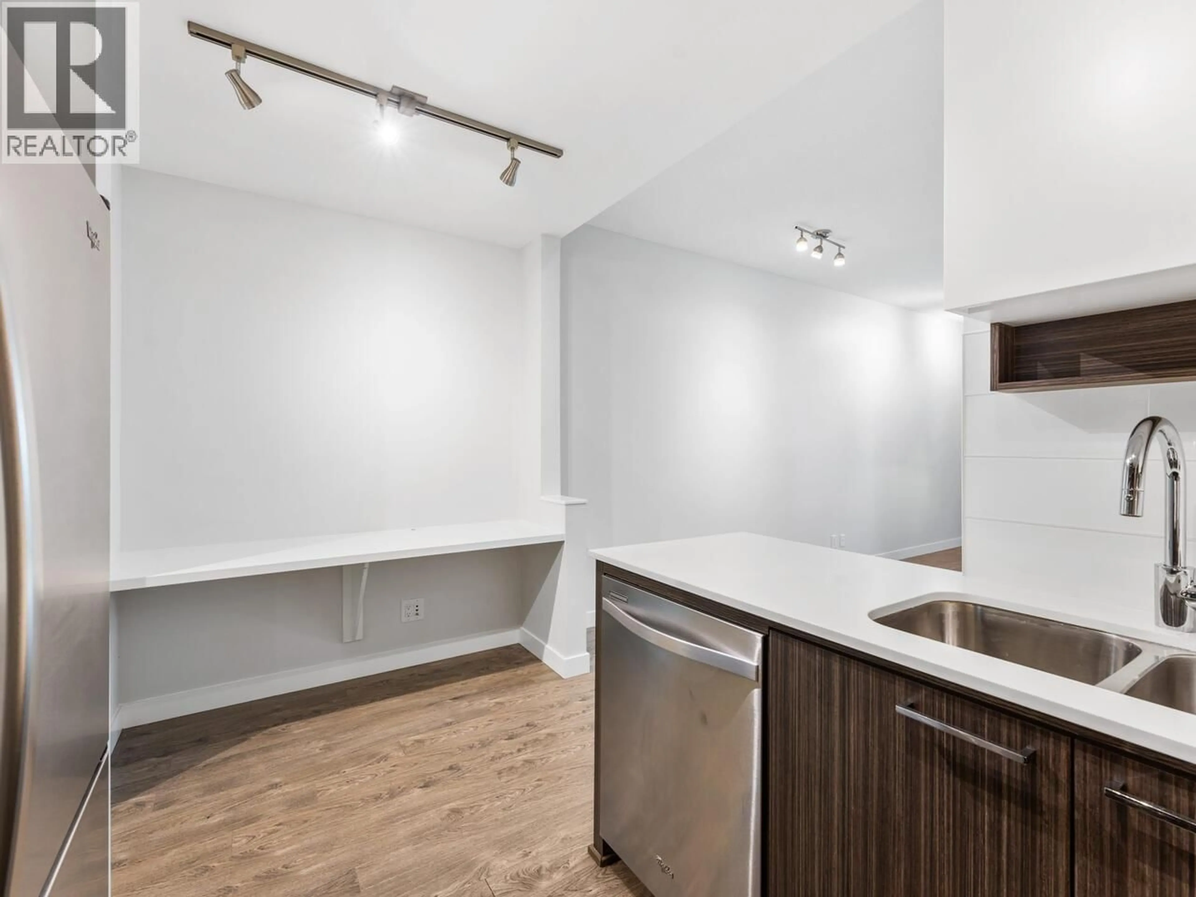 Standard kitchen, unknown for 106 - 545 FOSTER AVENUE, Coquitlam British Columbia V3J0B3