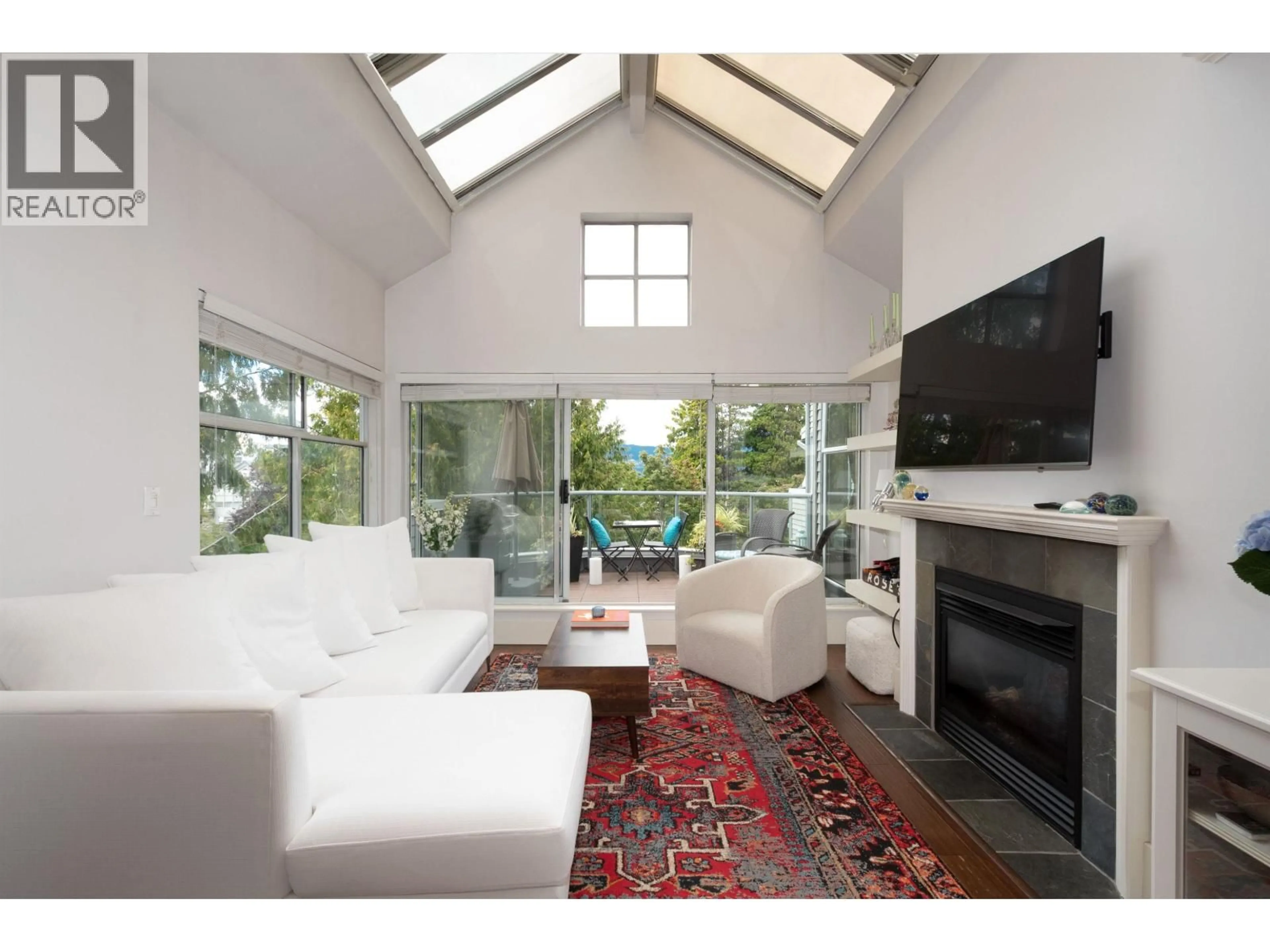 Living room with furniture, unknown for 402 - 2250 3RD AVENUE, Vancouver British Columbia V6K1L4