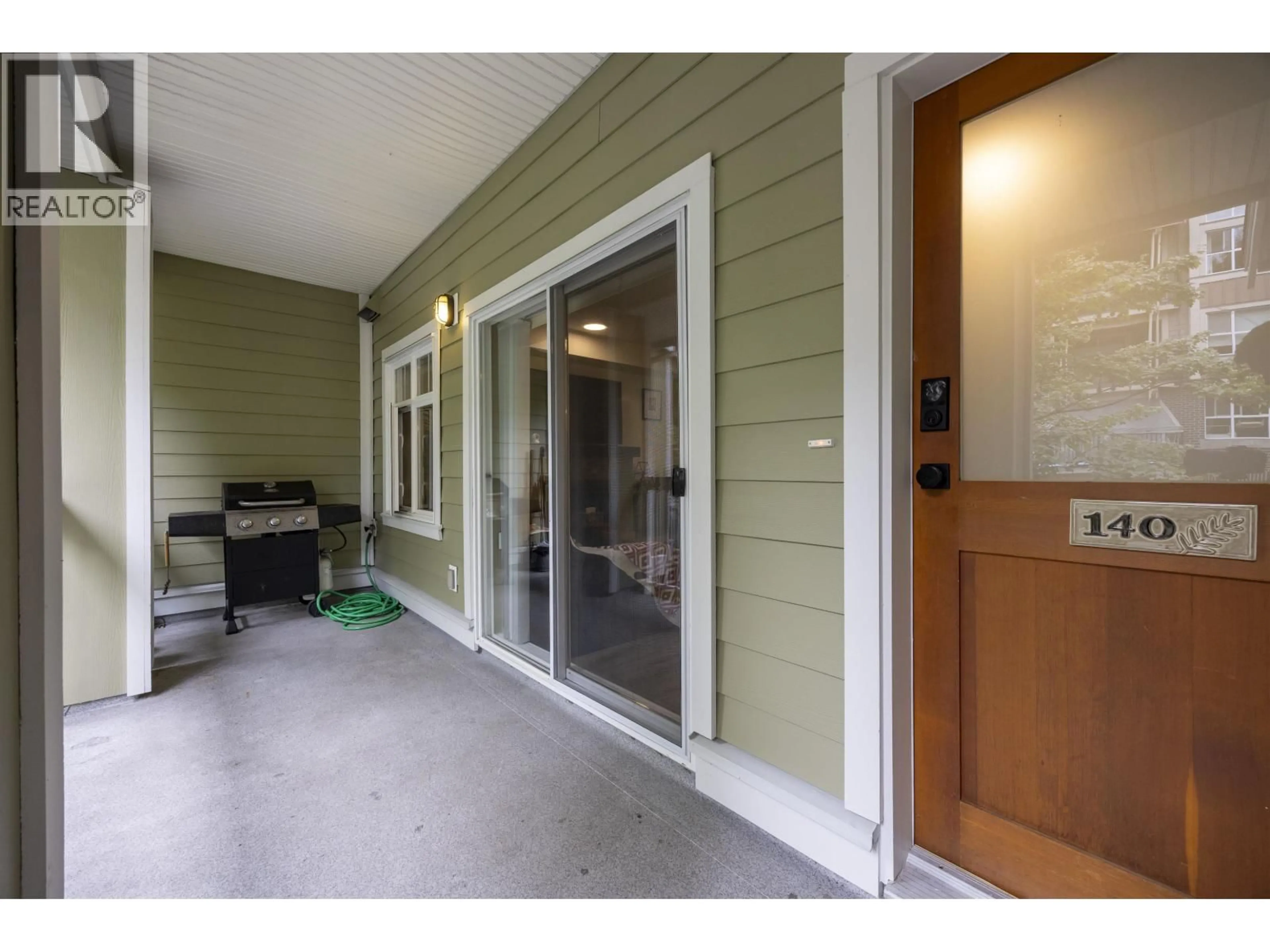 Indoor entryway for 140 - 7388 MACPHERSON AVENUE, Burnaby British Columbia V5J0A1
