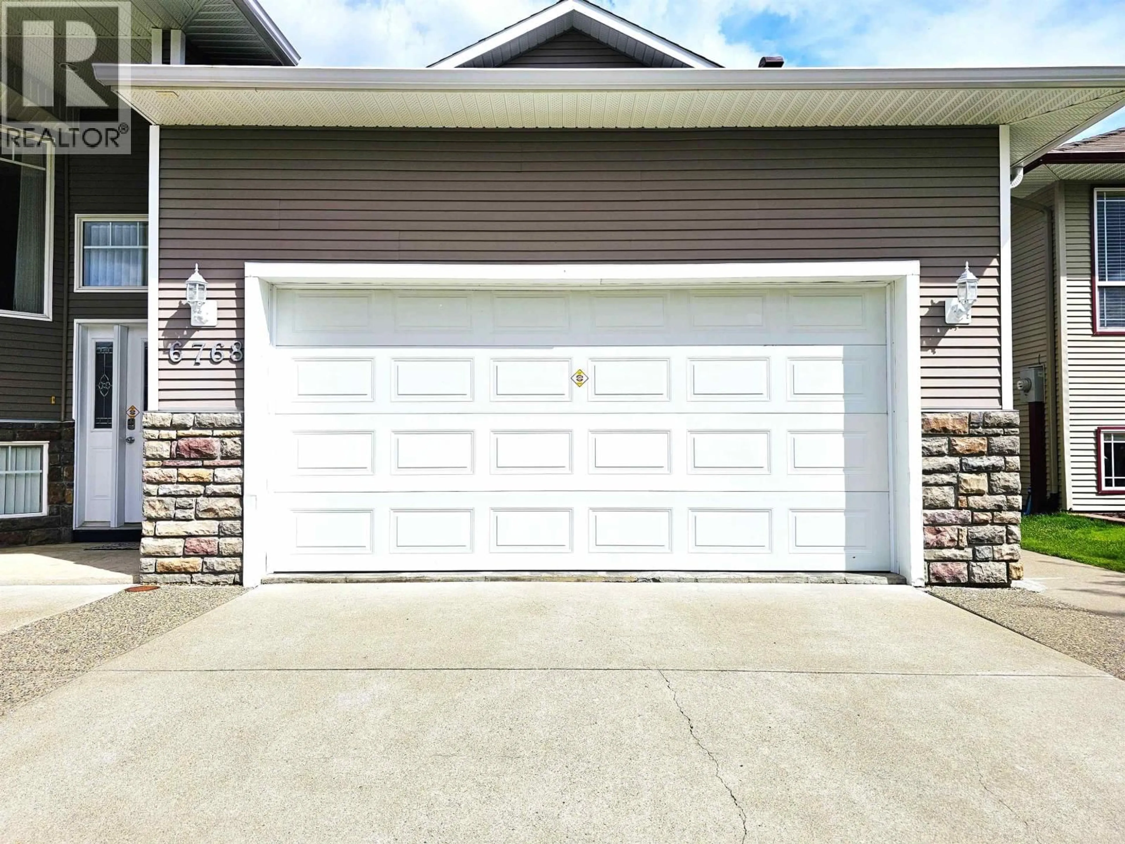 Indoor garage for 6768 CHARTWELL CRESCENT, Prince George British Columbia V2N6Y3