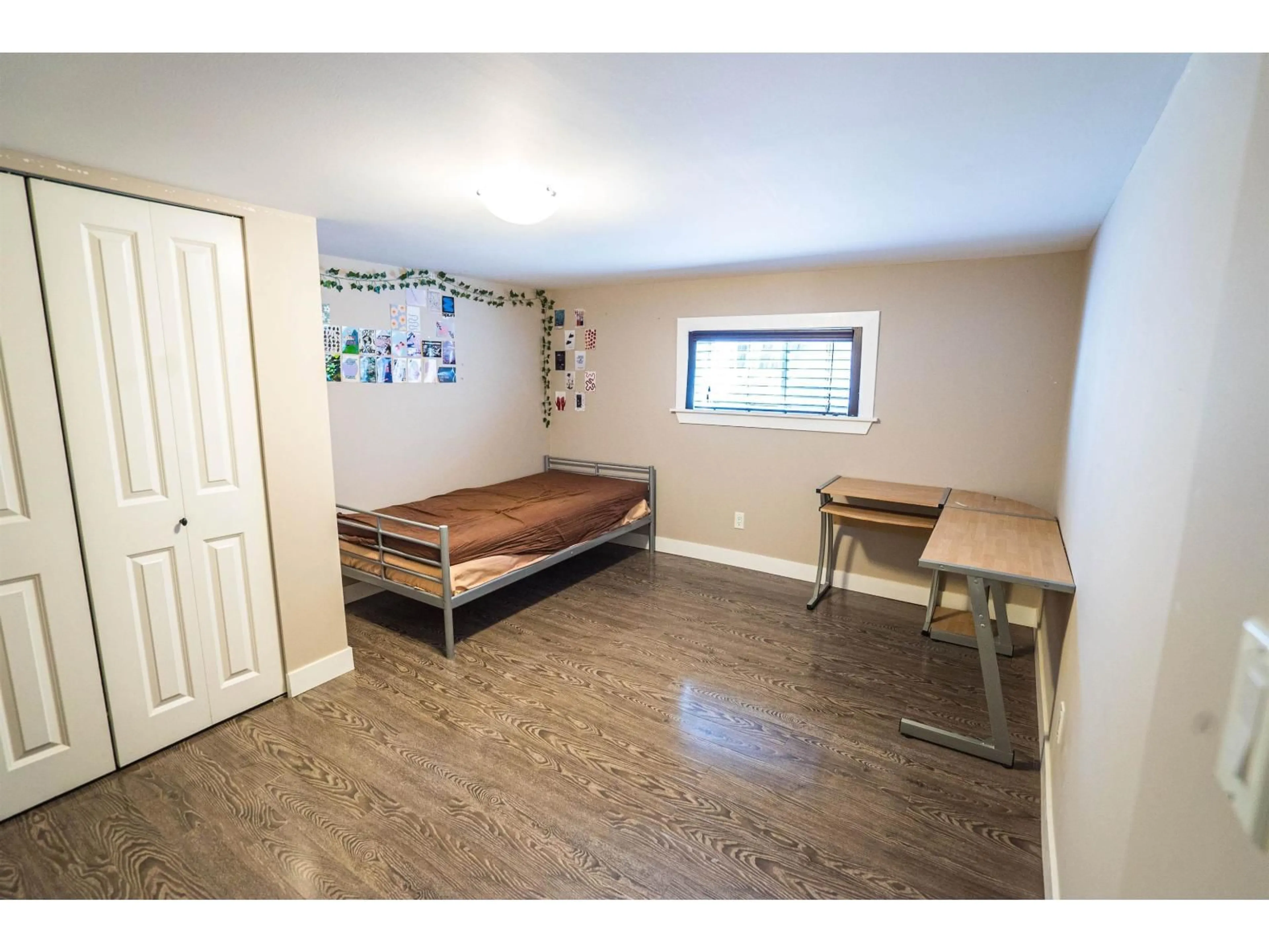 A pic of a room for 9420 157, Surrey British Columbia V4N3B5
