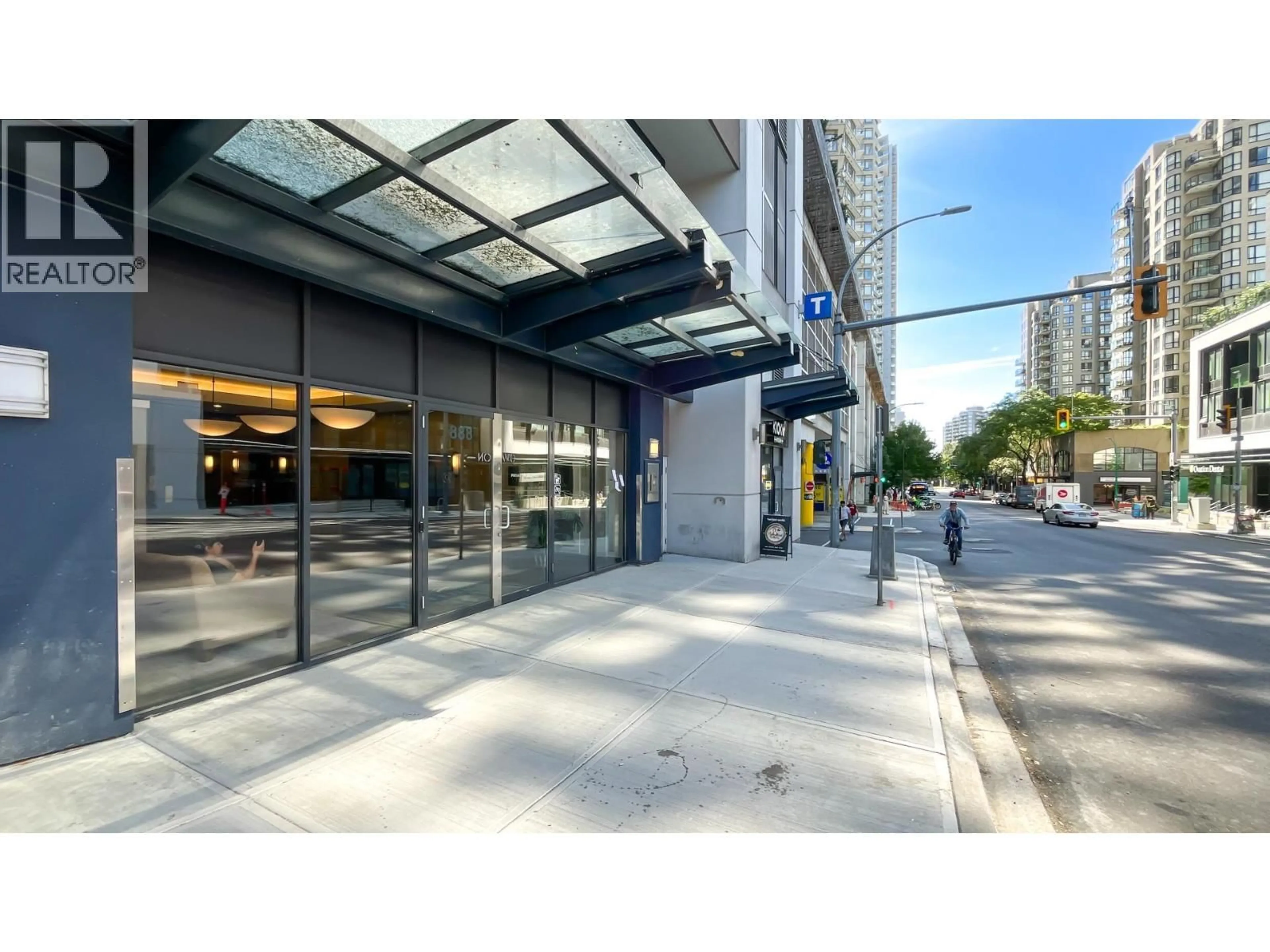 Indoor foyer for 1803 - 888 CARNARVON STREET, New Westminster British Columbia V3M0C6