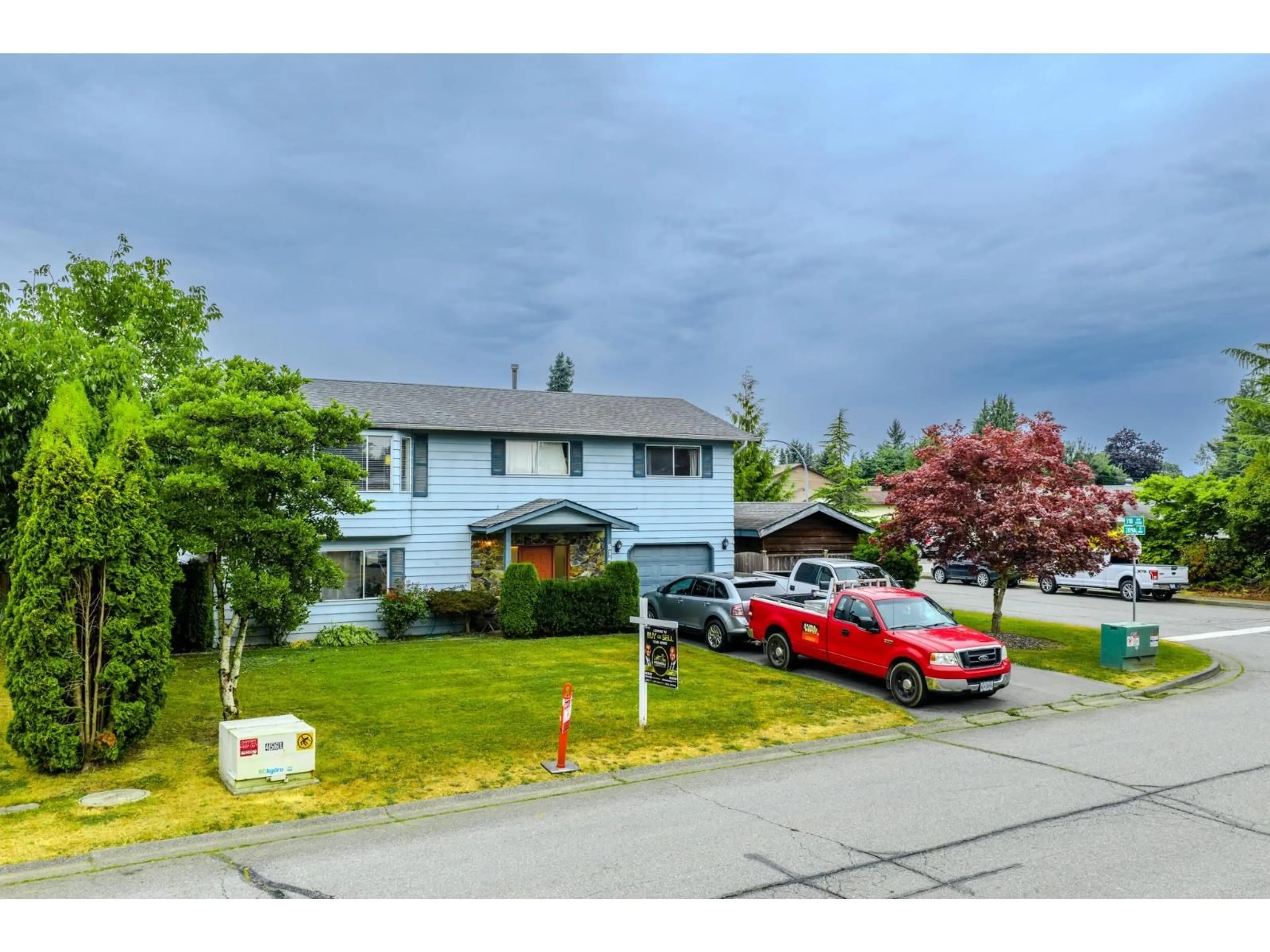 A pic from outside/outdoor area/front of a property/back of a property/a pic from drone, street for 5149 209A, Langley British Columbia V3A7M6