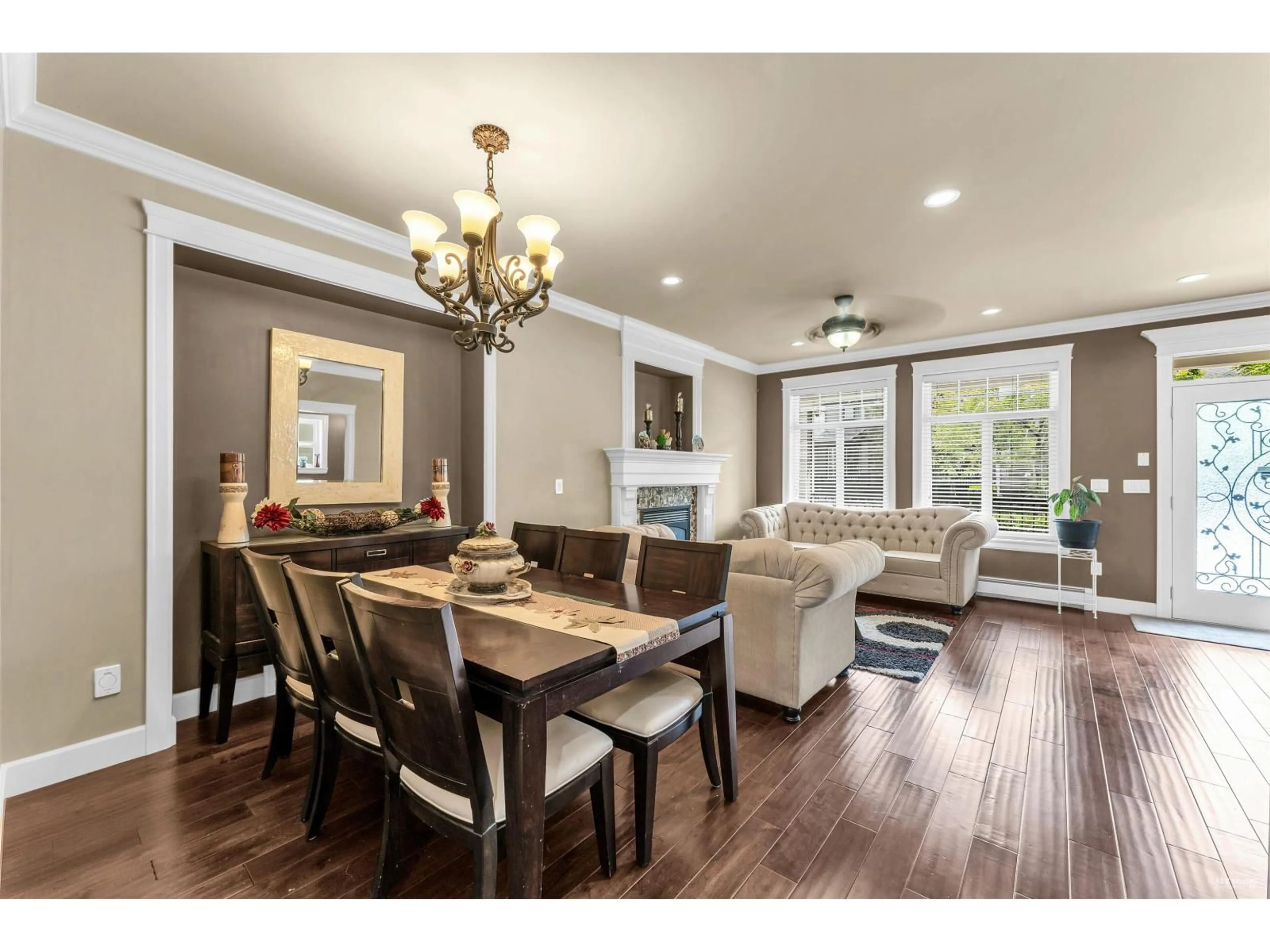 Dining room, wood/laminate floor for 5865 131A, Surrey British Columbia V3X0E4