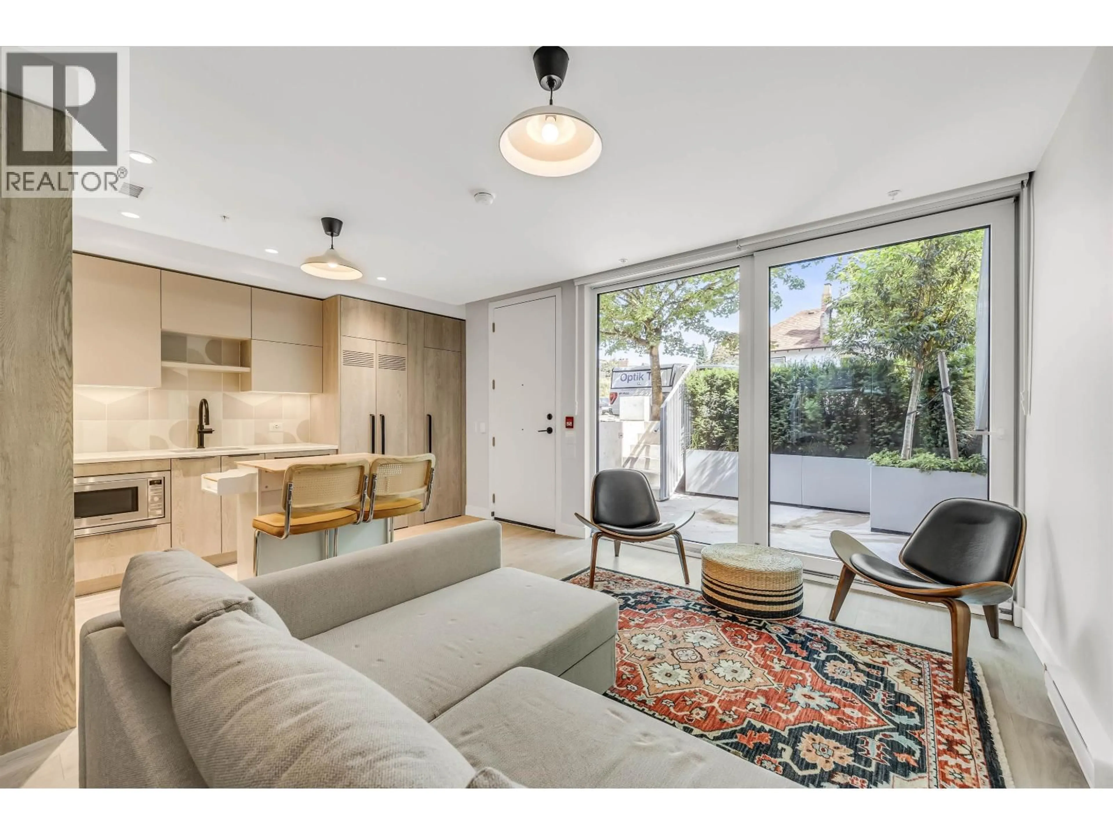Living room with furniture, unknown for 308 15TH AVENUE, Vancouver British Columbia V5T2R1