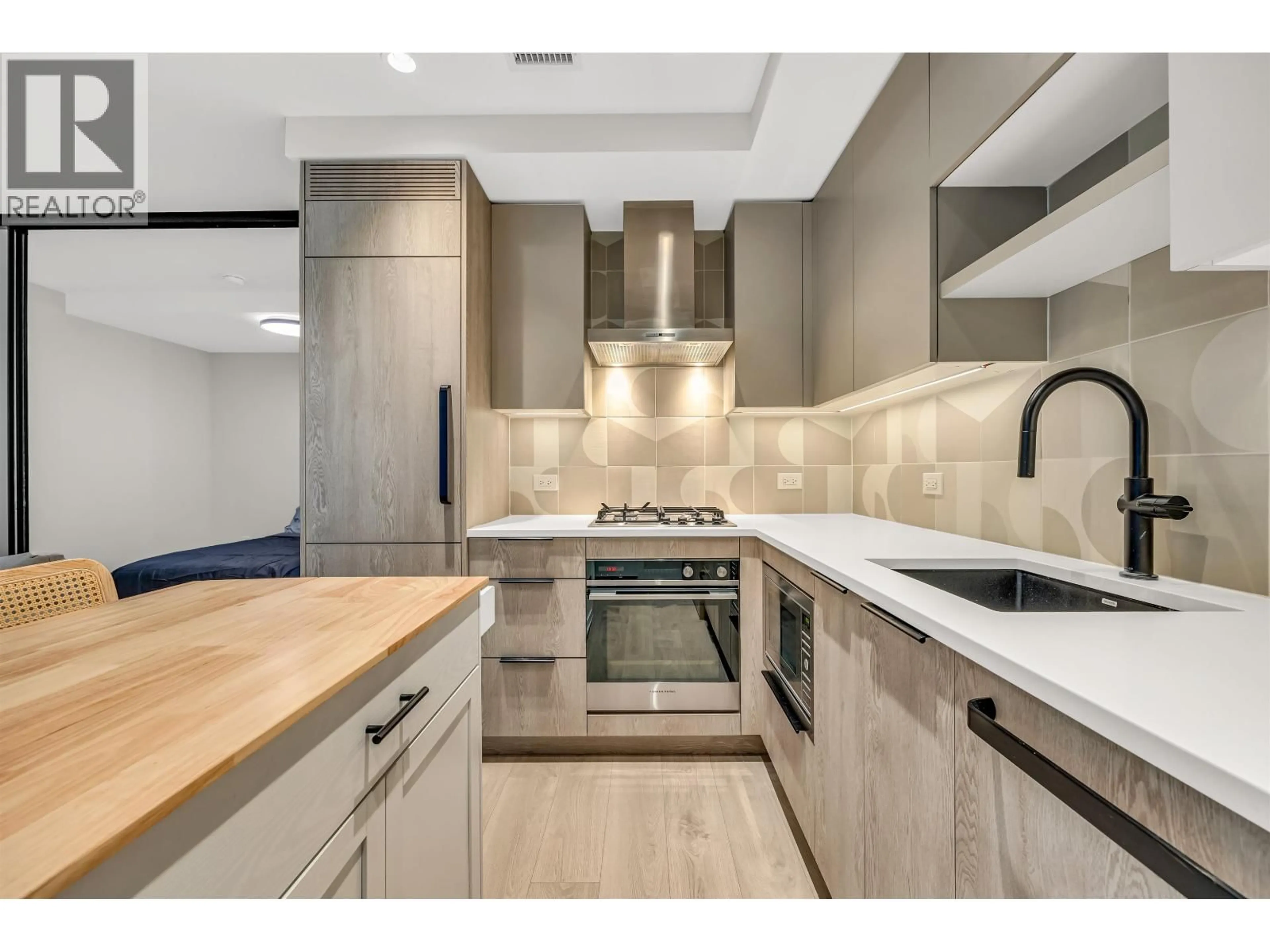 Unknown for 308 15TH AVENUE, Vancouver British Columbia V5T2R1