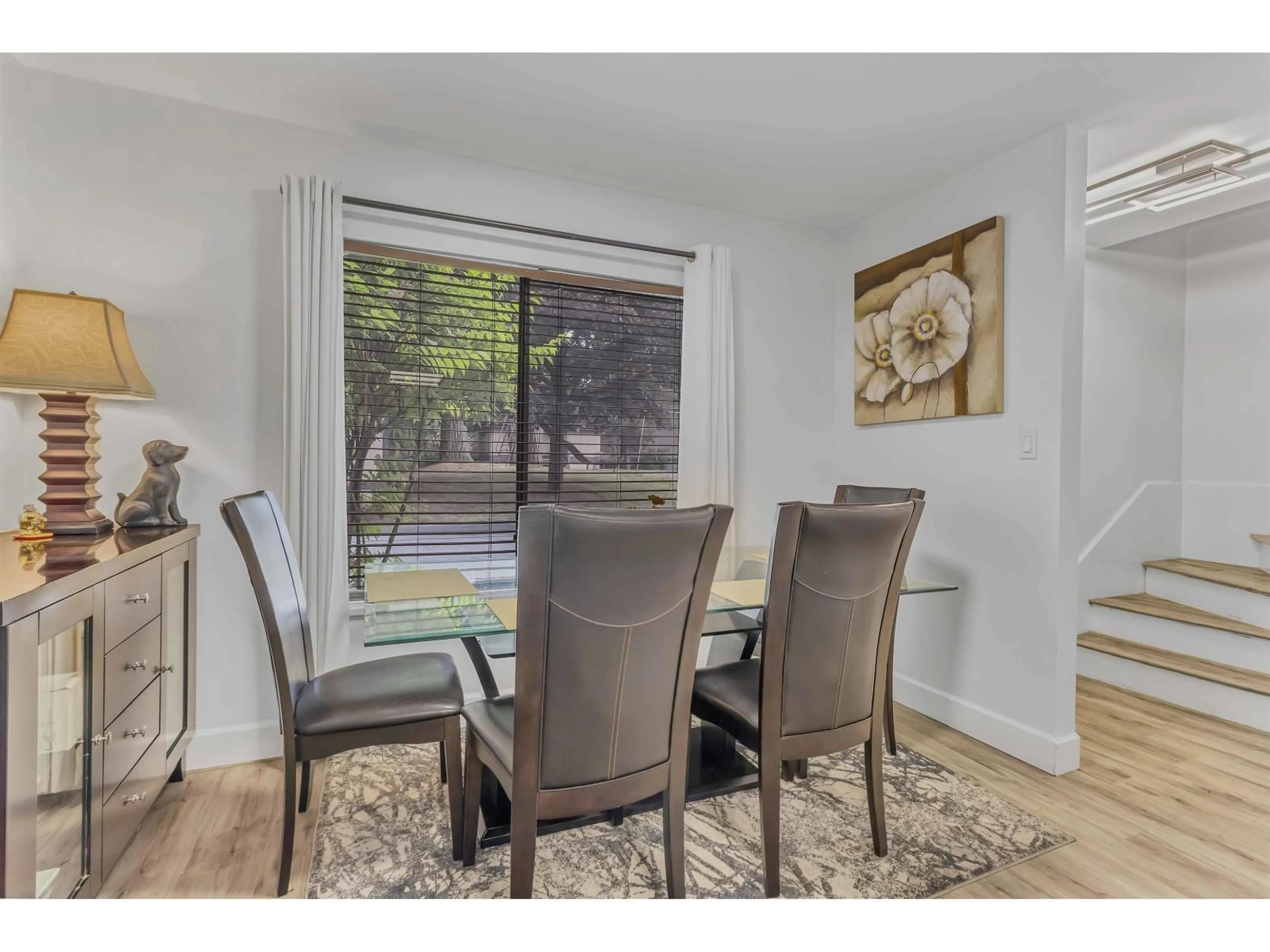 Dining room, wood/laminate floor for 8 - 3015 TRETHEWEY, Abbotsford British Columbia V2T3R4
