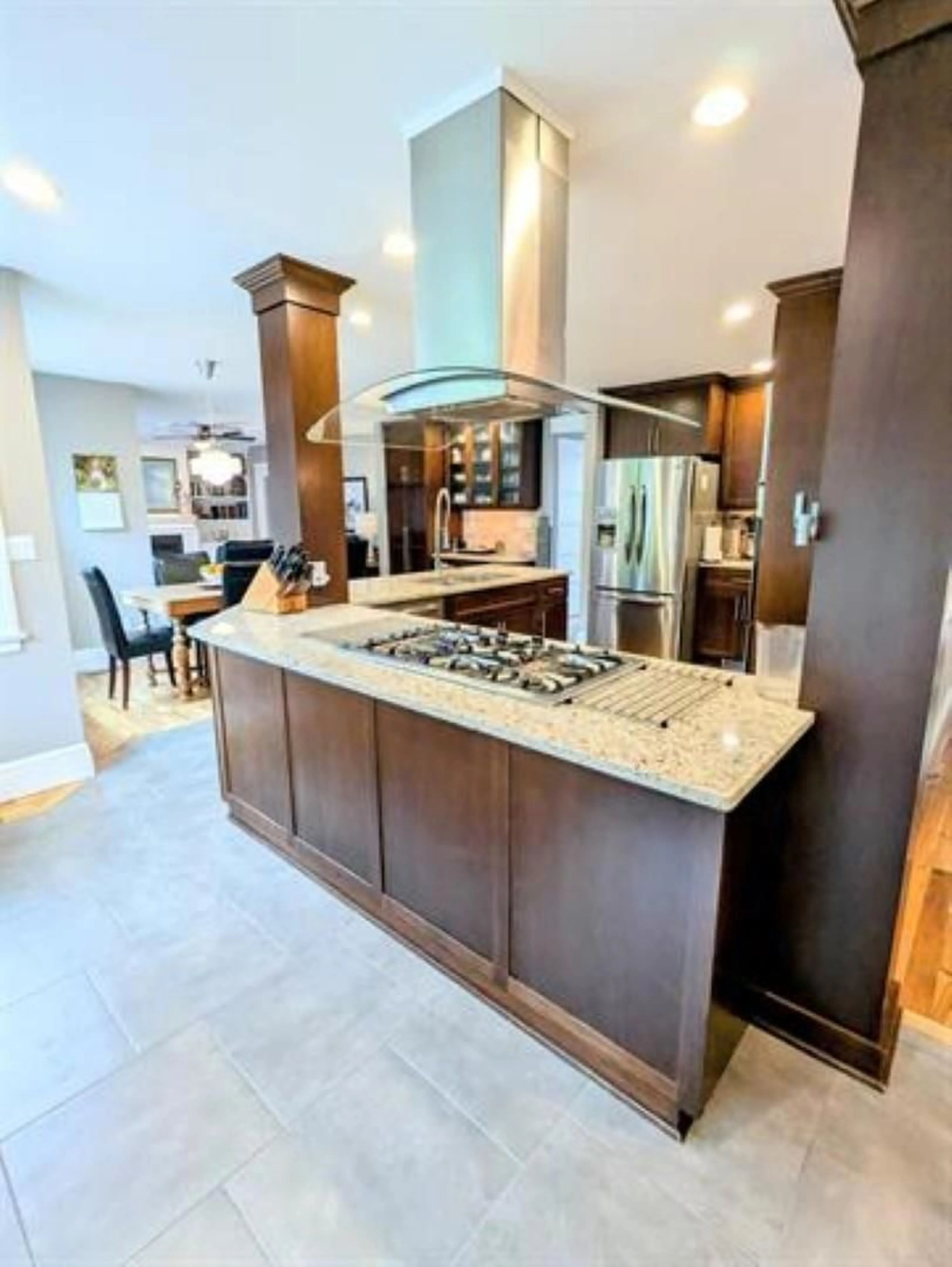 Contemporary kitchen, ceramic/tile floor for 25072 58, Langley British Columbia V4W1T5