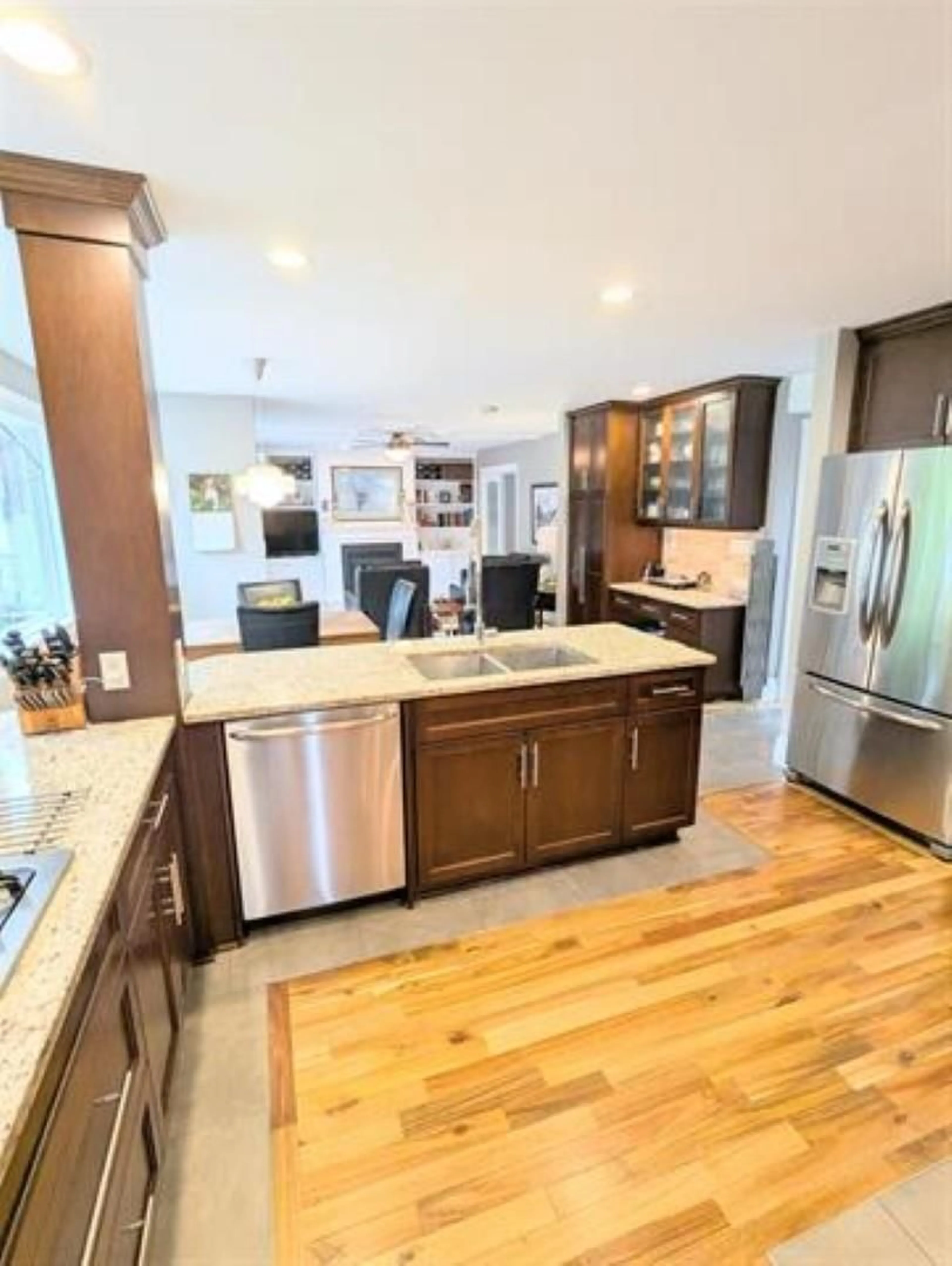 Open concept kitchen, unknown for 25072 58, Langley British Columbia V4W1T5