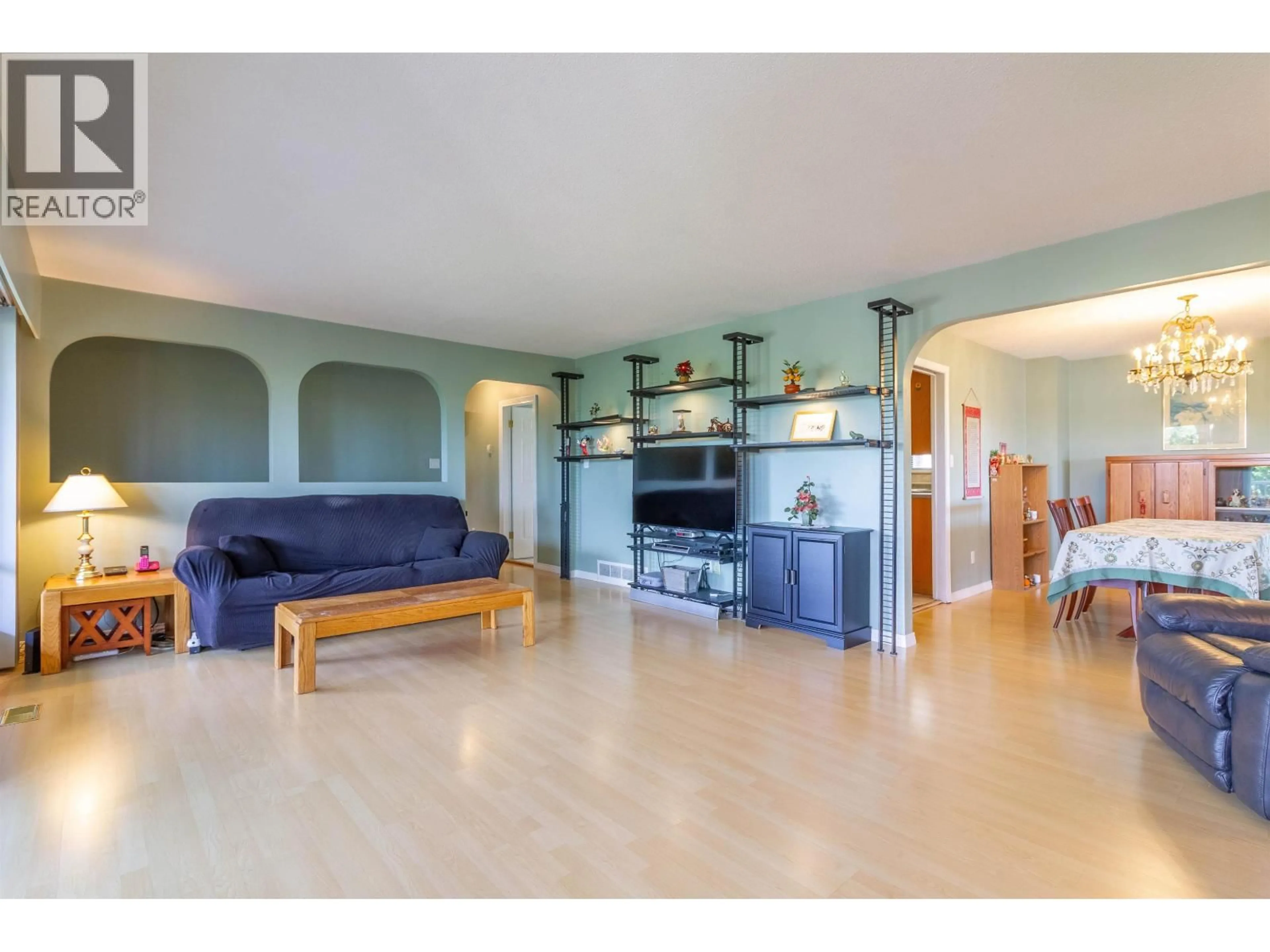 Living room with furniture, unknown for 1450 HOWARD AVENUE, Burnaby British Columbia V5B3S3