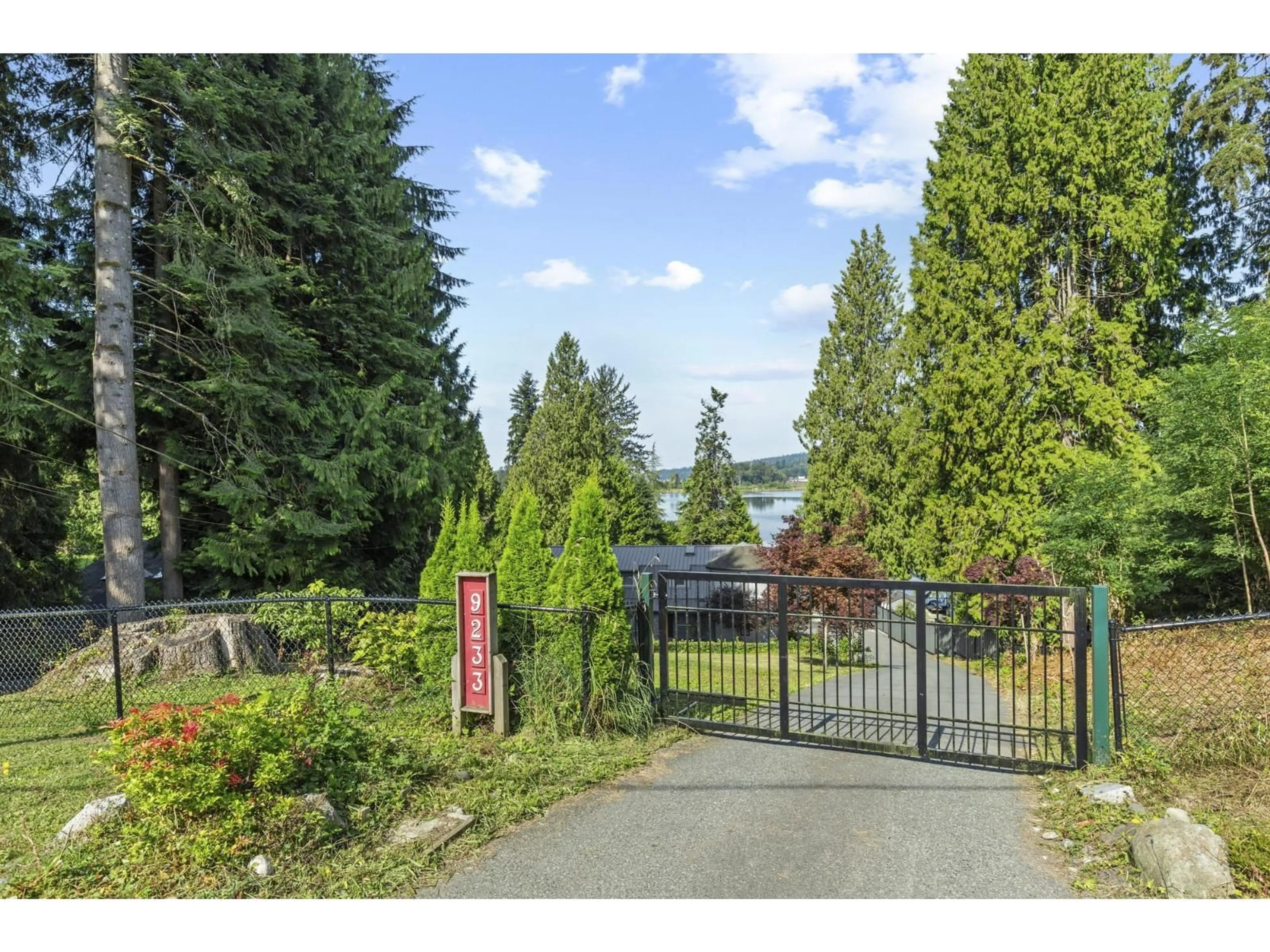 A pic from outside/outdoor area/front of a property/back of a property/a pic from drone, water/lake/river/ocean view for 9233 HAYWARD, Mission British Columbia V2V1J1