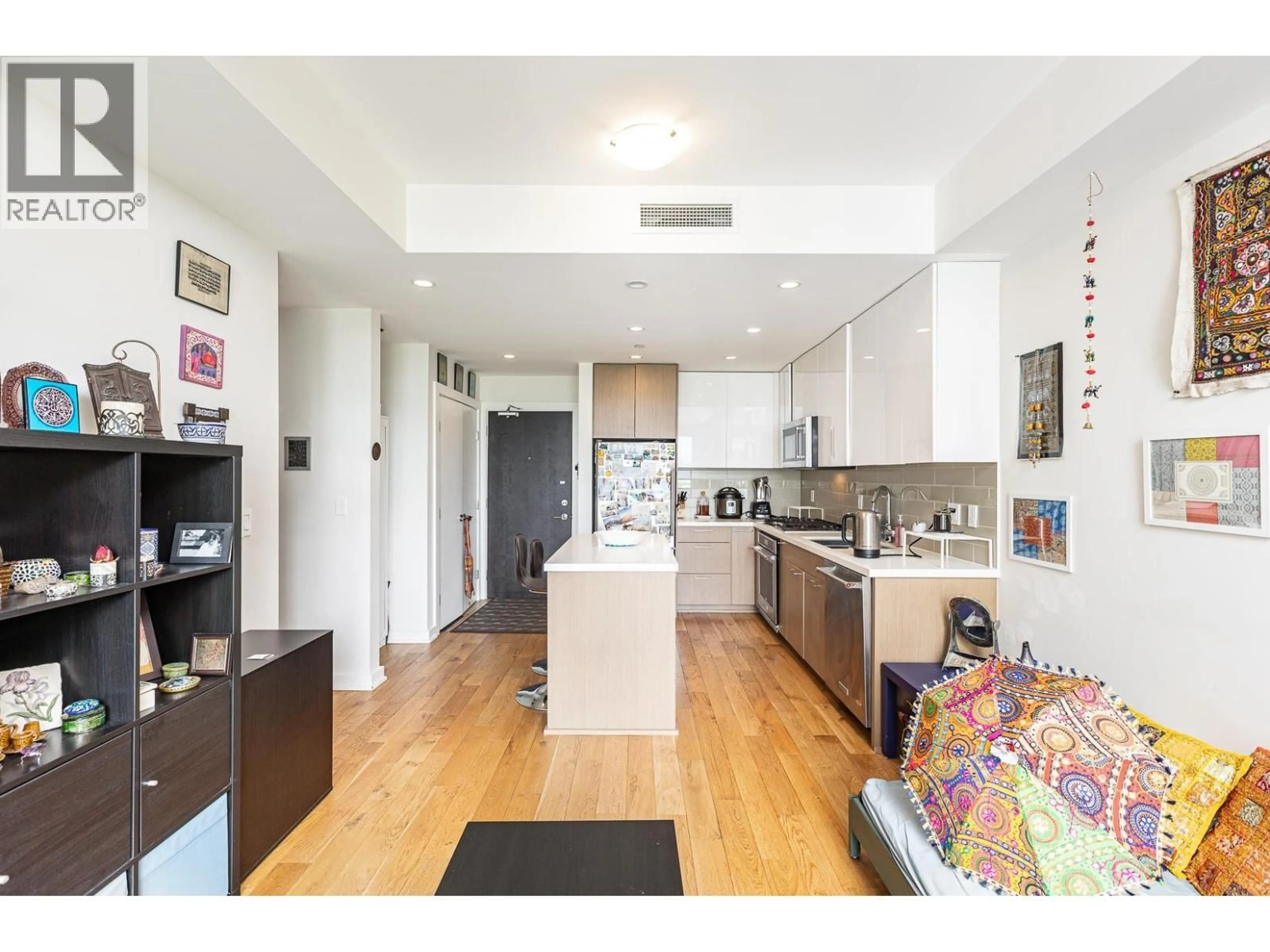 Open concept kitchen, unknown for 340 - 5311 CEDARBRIDGE WAY, Richmond British Columbia V6X0M3