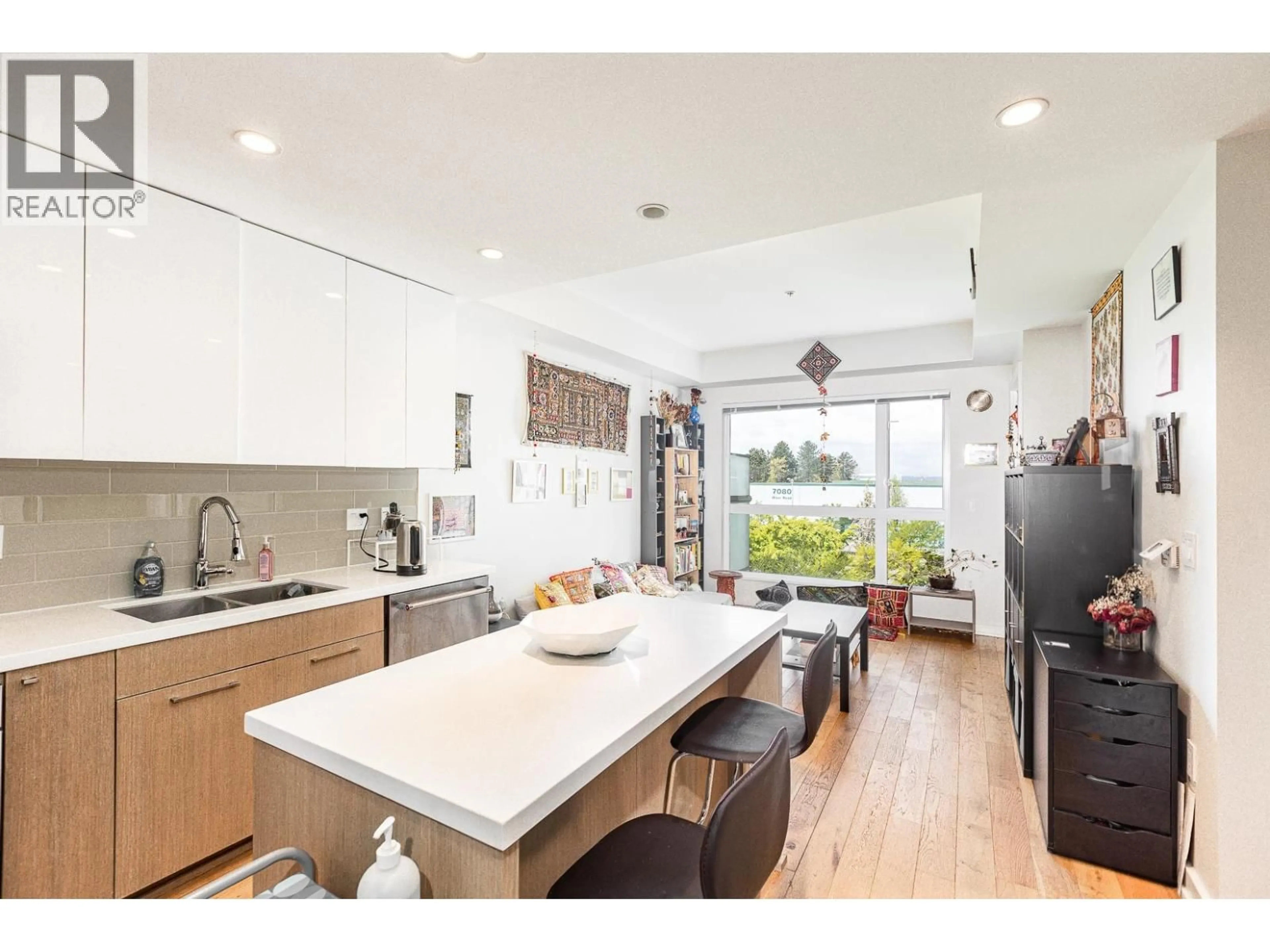 Open concept kitchen, unknown for 340 - 5311 CEDARBRIDGE WAY, Richmond British Columbia V6X0M3