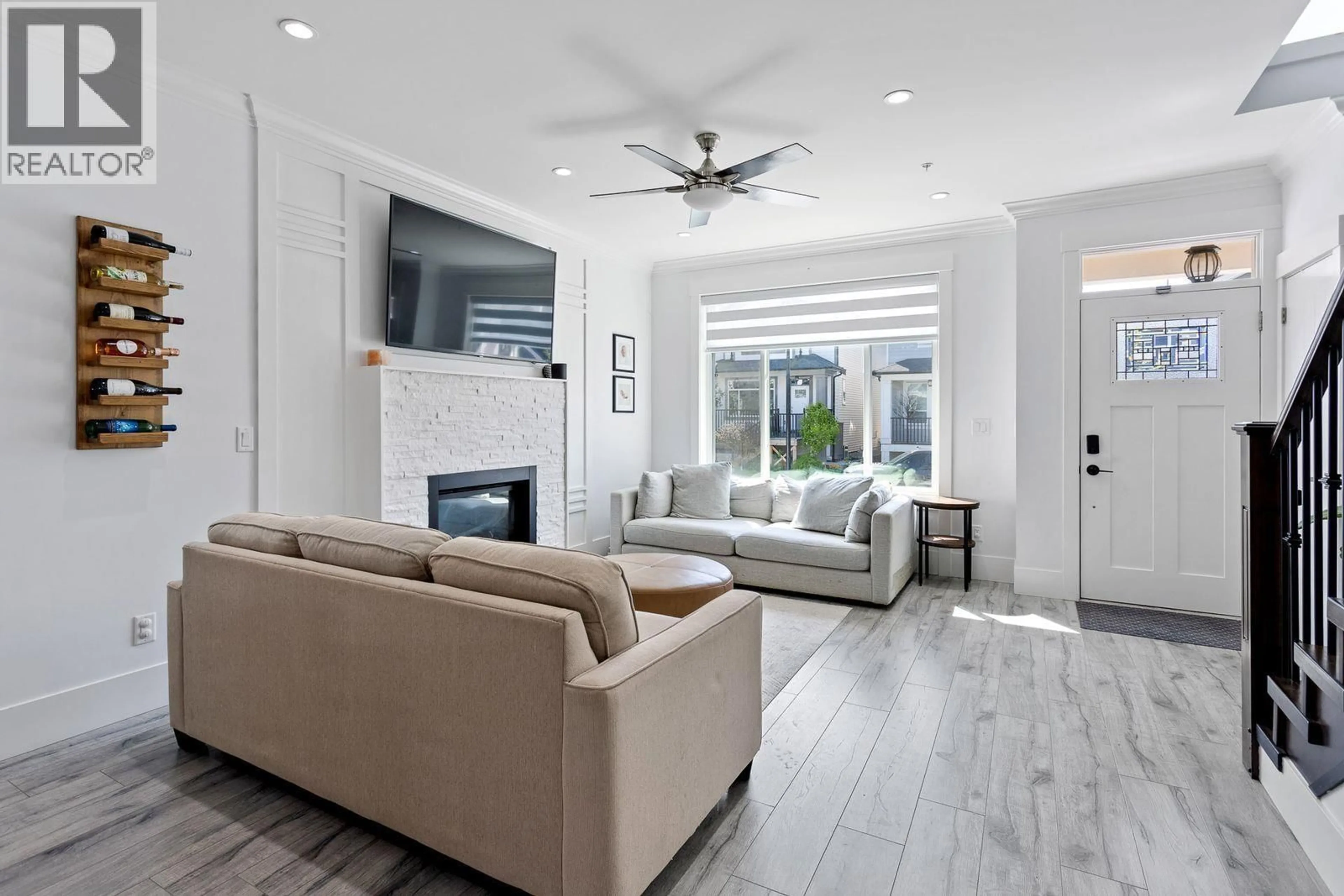 Living room with furniture, ceramic/tile floor for 24297 101A AVENUE, Maple Ridge British Columbia V2W0A7