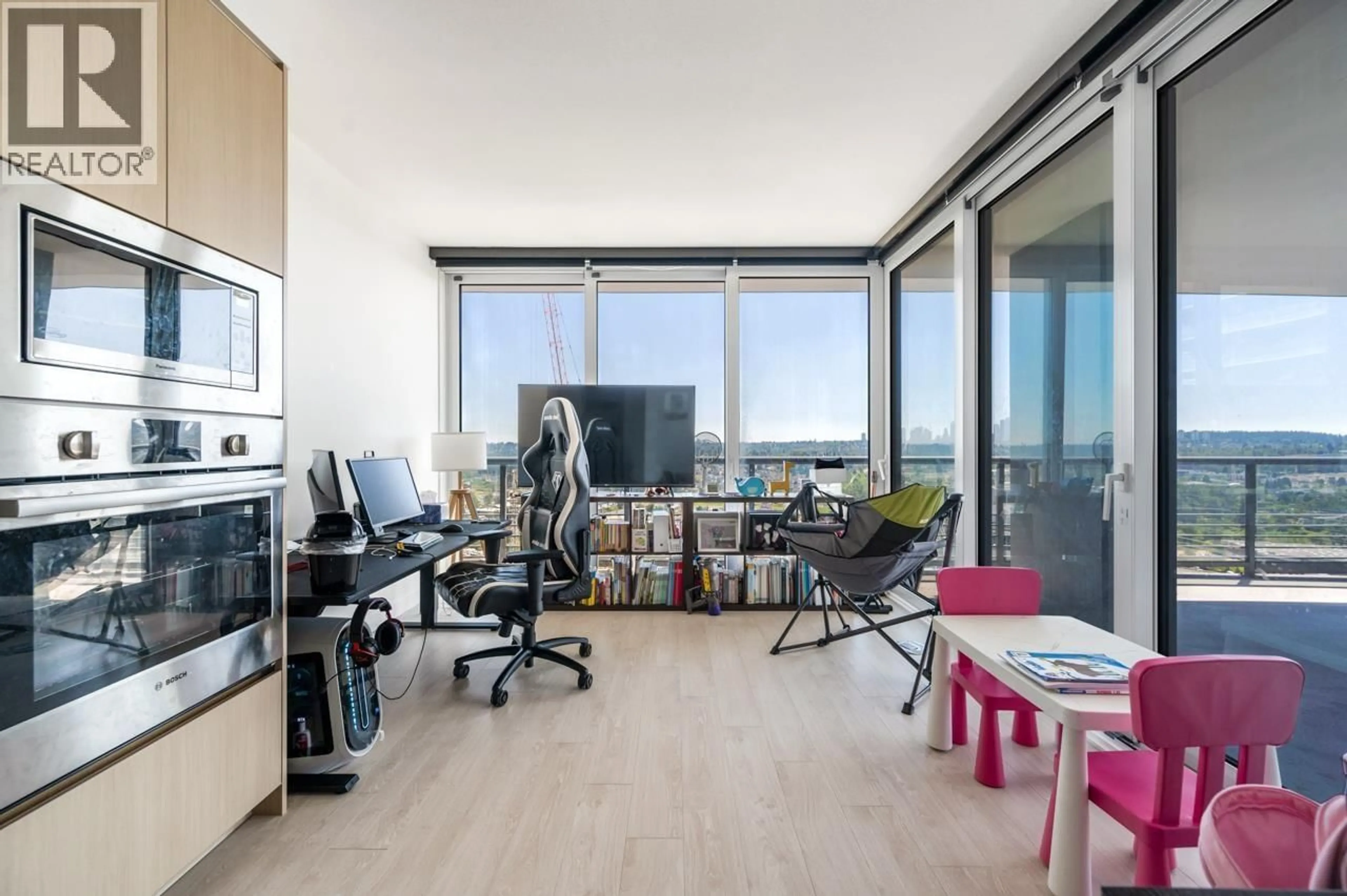 A pic of a room for 2202 - 4730 LOUGHEED HIGHWAY, Burnaby British Columbia V5C0M9
