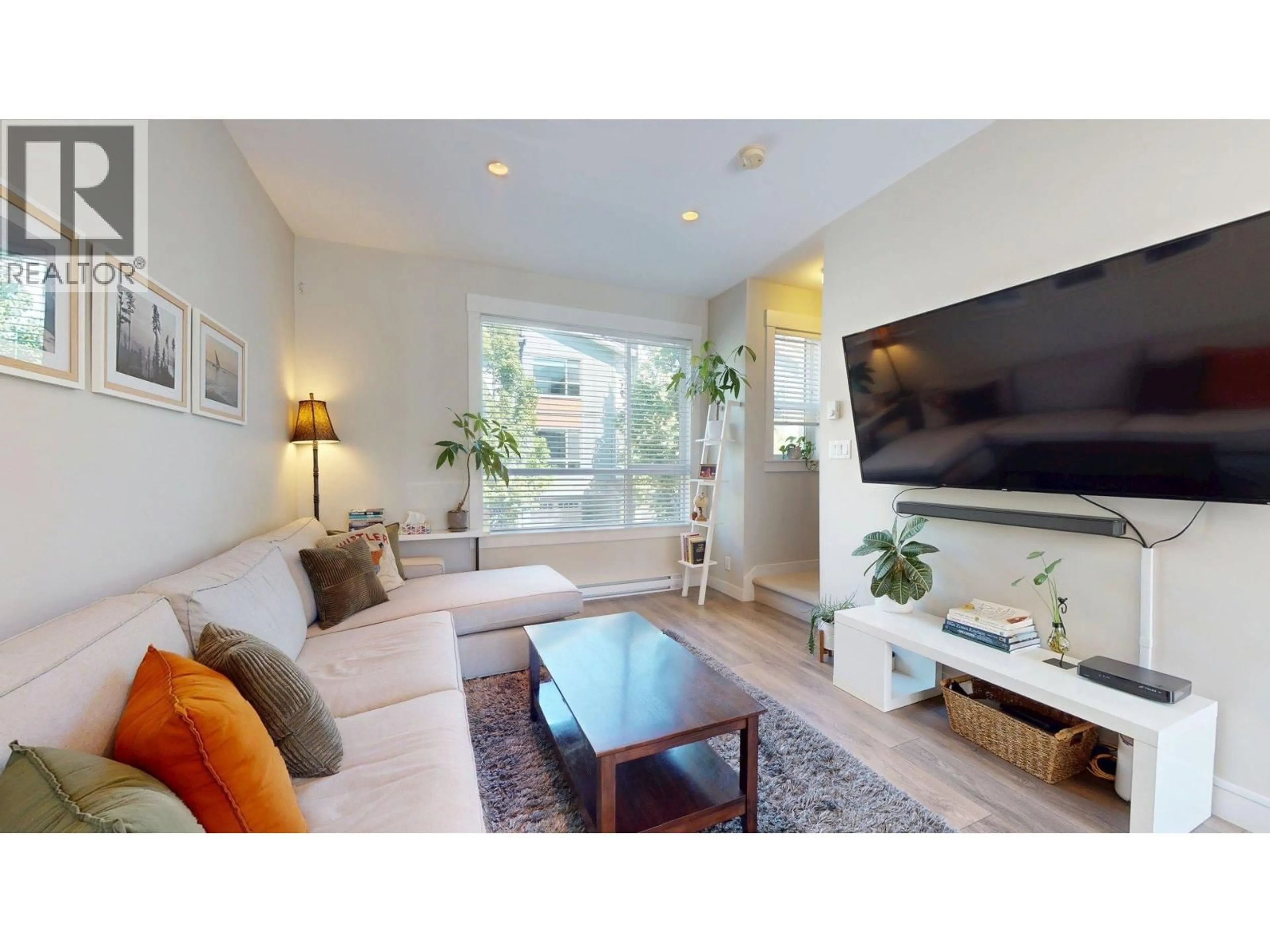 Living room with furniture, unknown for 4 - 38684 BUCKLEY AVENUE, Squamish British Columbia V8B0M4