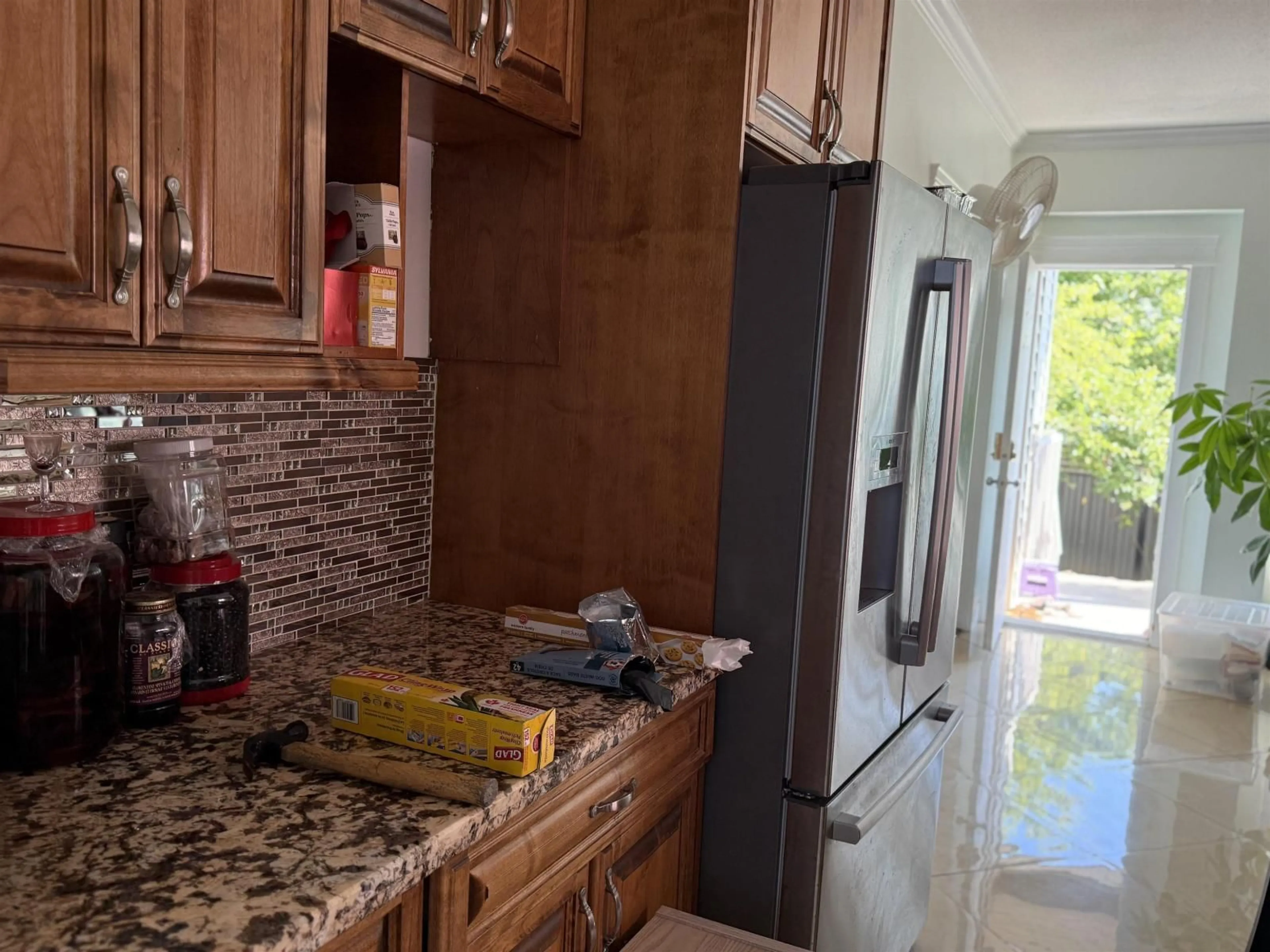 Standard kitchen, unknown for 18048 64, Surrey British Columbia V3S1Z5