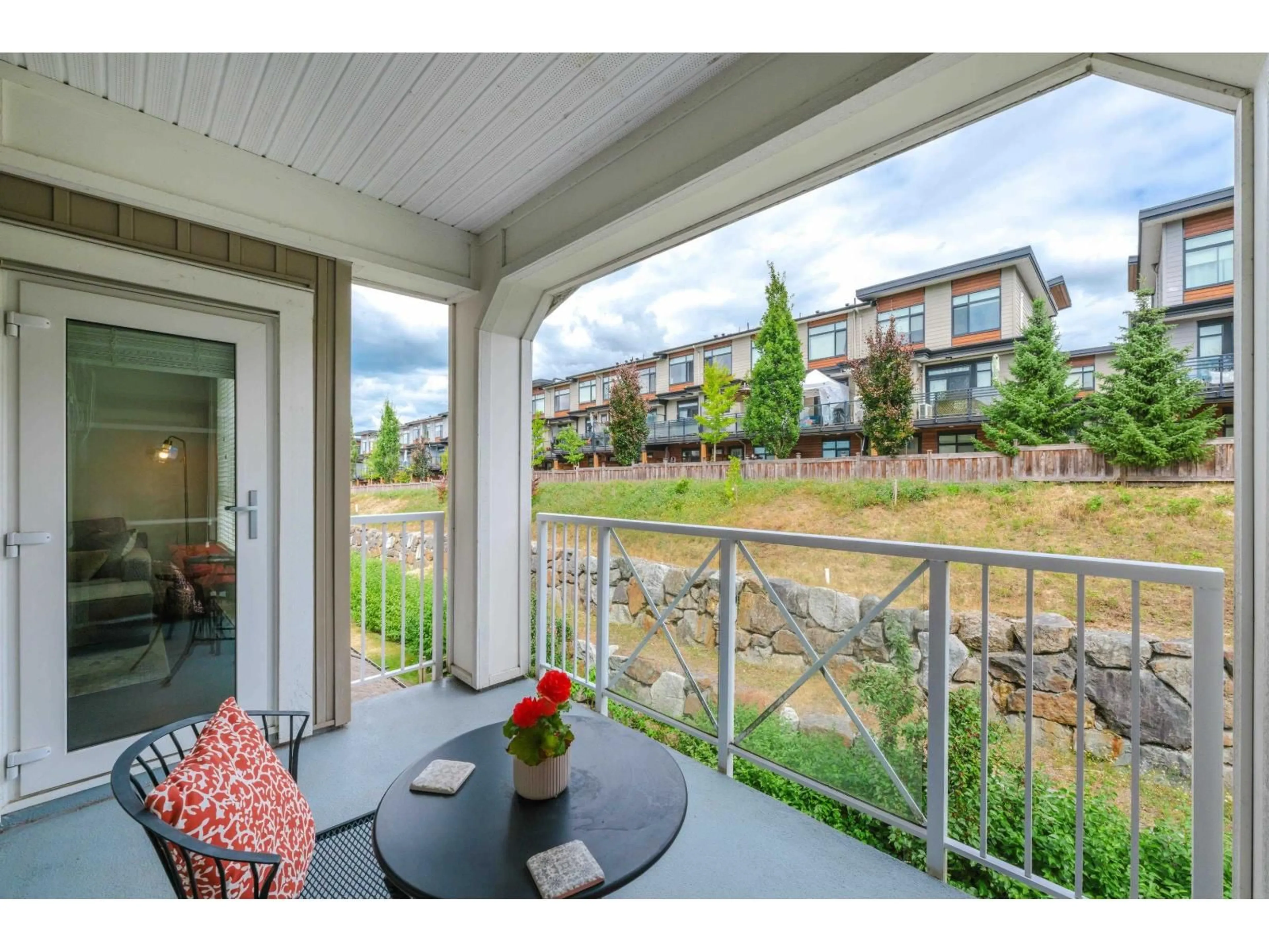 Patio, water/lake/river/ocean view for 305 - 16396 64, Surrey British Columbia V3S6X6