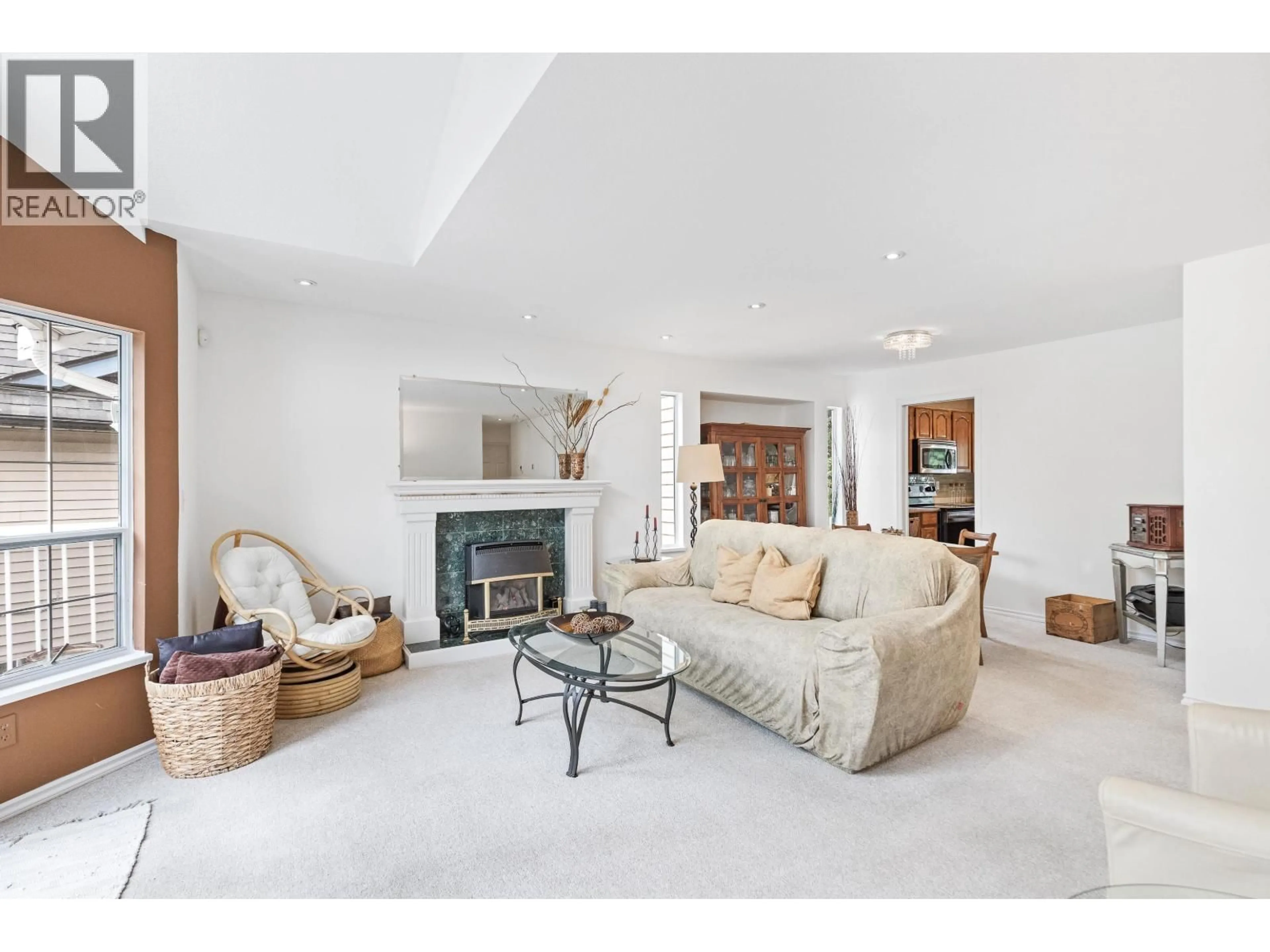 Living room with furniture, unknown for 12400 NIKOLA STREET, Pitt Meadows British Columbia V3Y2K8