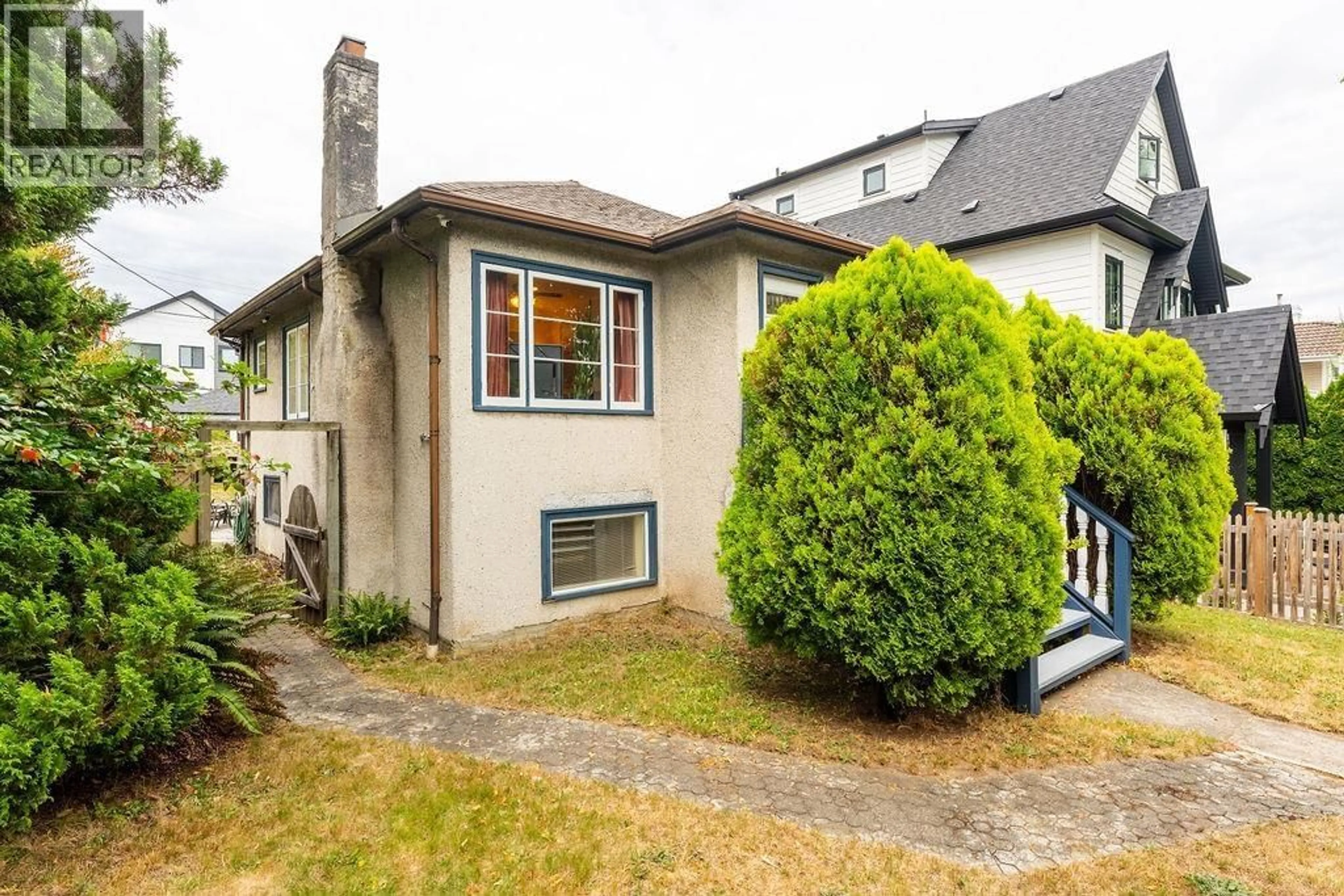 Unknown for 3205 GEORGIA STREET, Vancouver British Columbia V5K2L2
