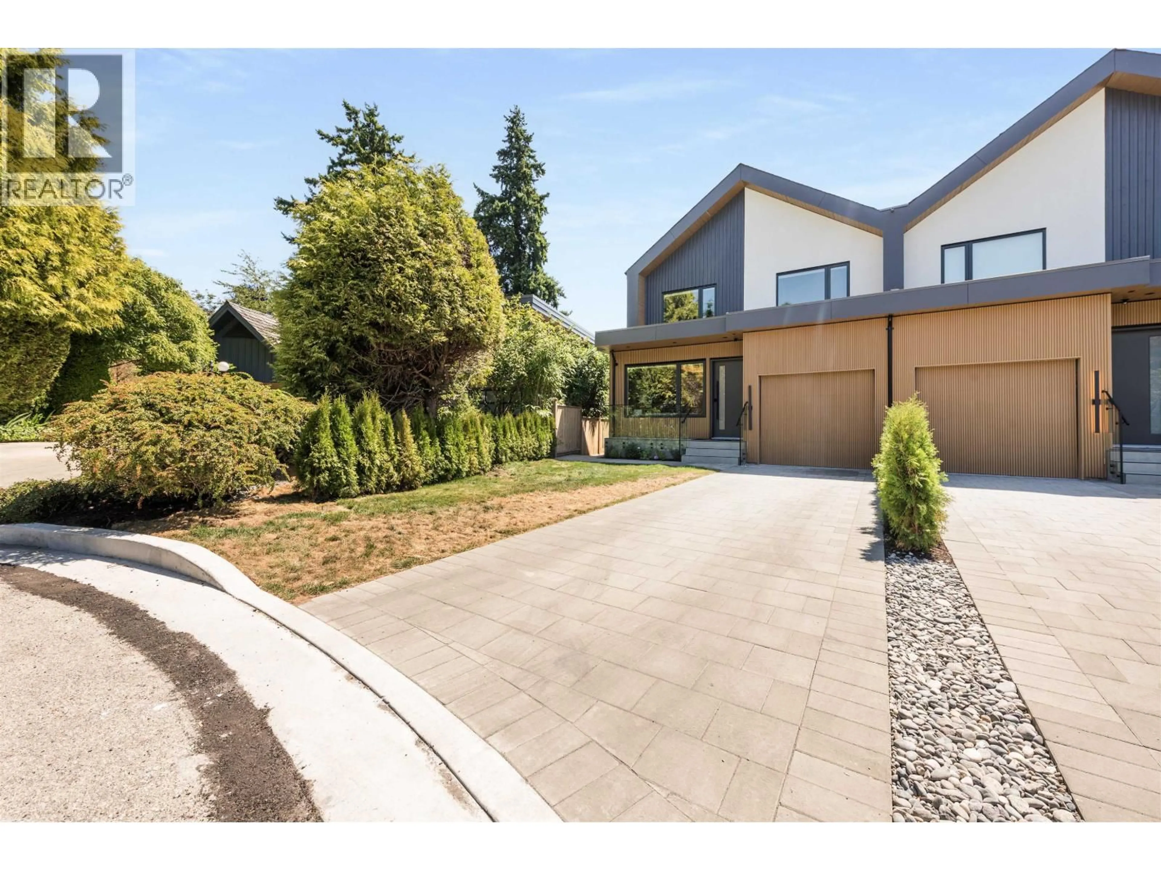 A pic from outside/outdoor area/front of a property/back of a property/a pic from drone, street for 6179 COLLINGWOOD PLACE, Vancouver British Columbia V6N1V2