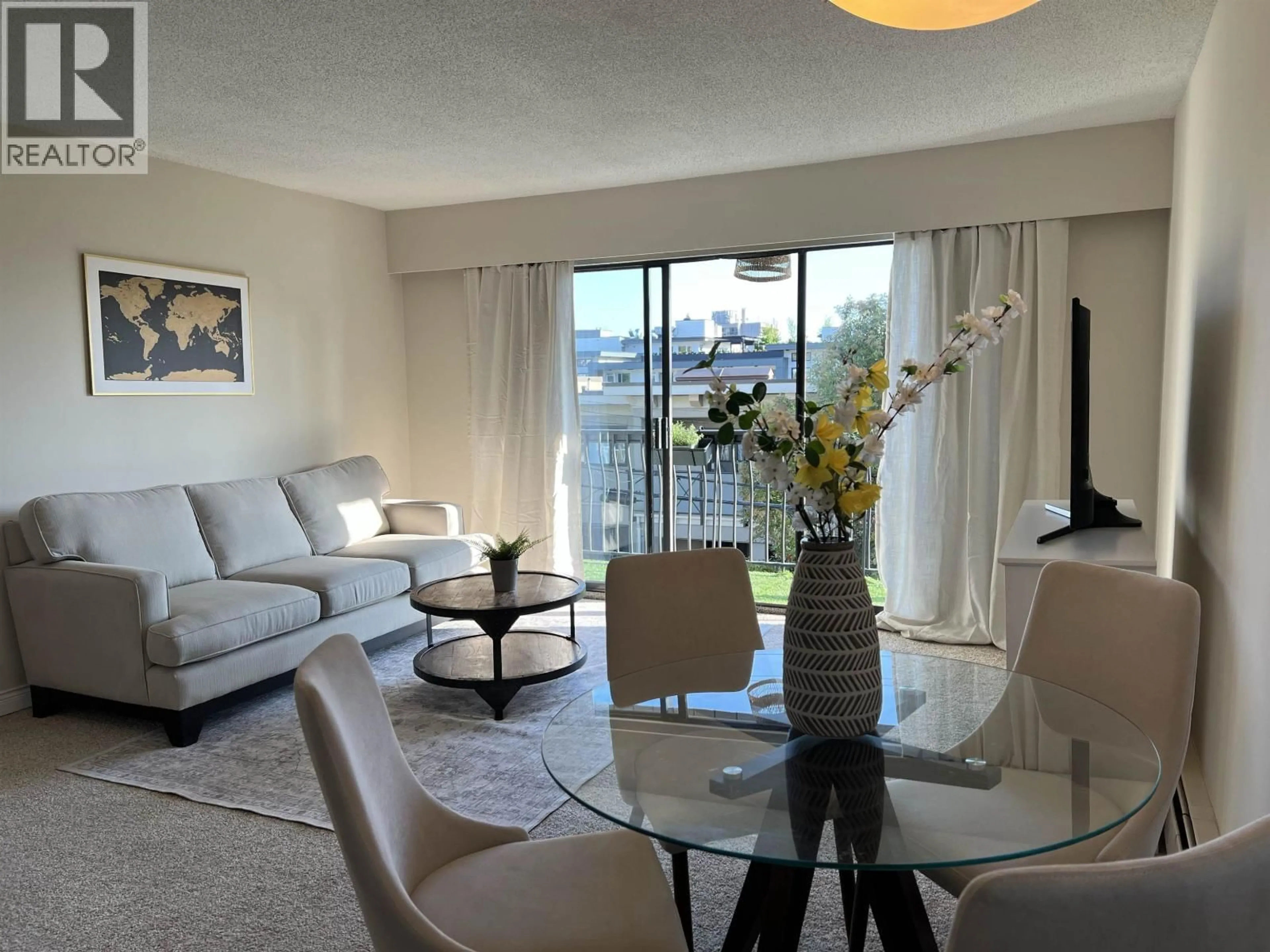 Living room with furniture, unknown for 8 - 137 5TH STREET, North Vancouver British Columbia V7L1L3