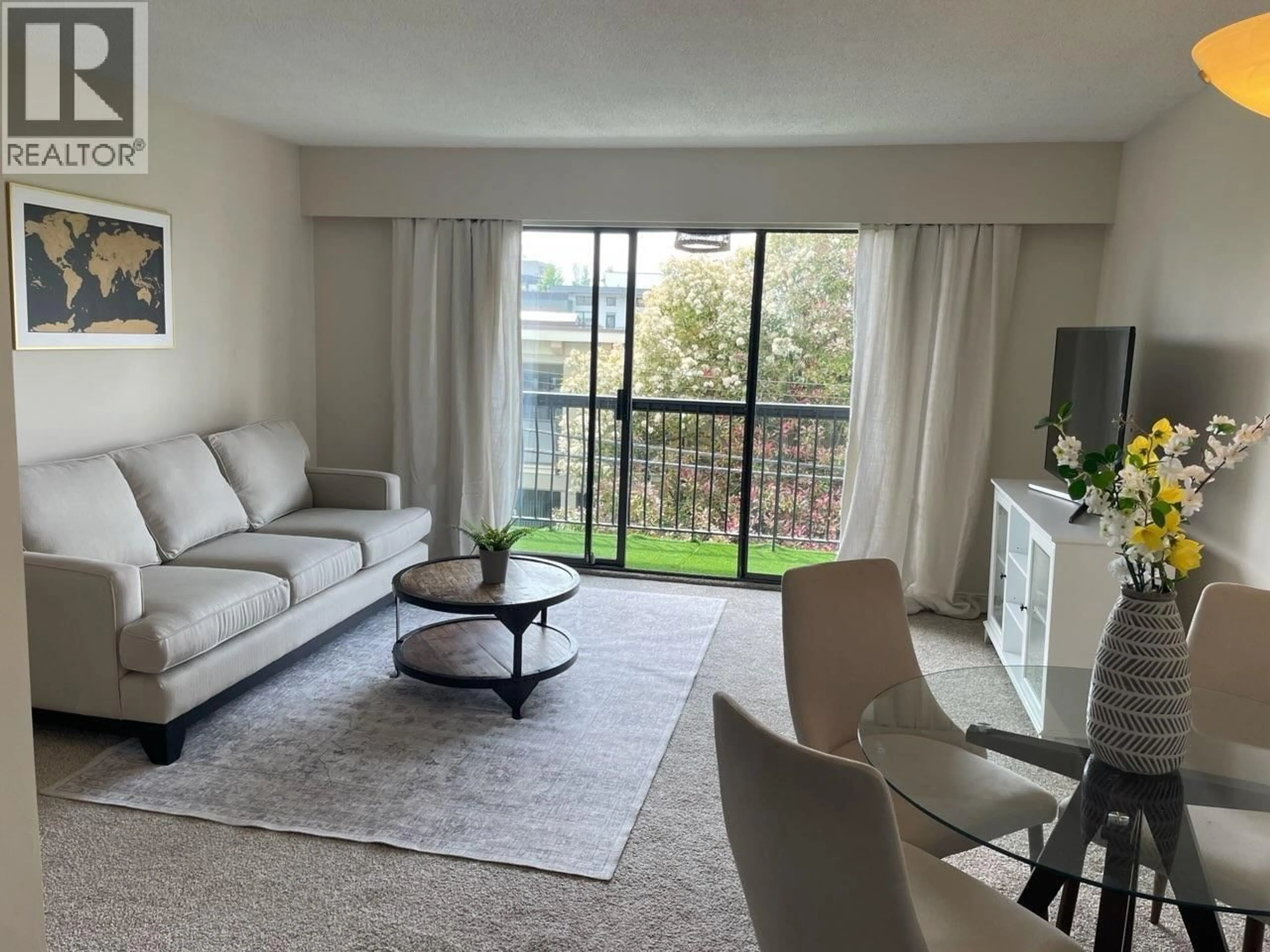 Living room with furniture, unknown for 8 - 137 5TH STREET, North Vancouver British Columbia V7L1L3
