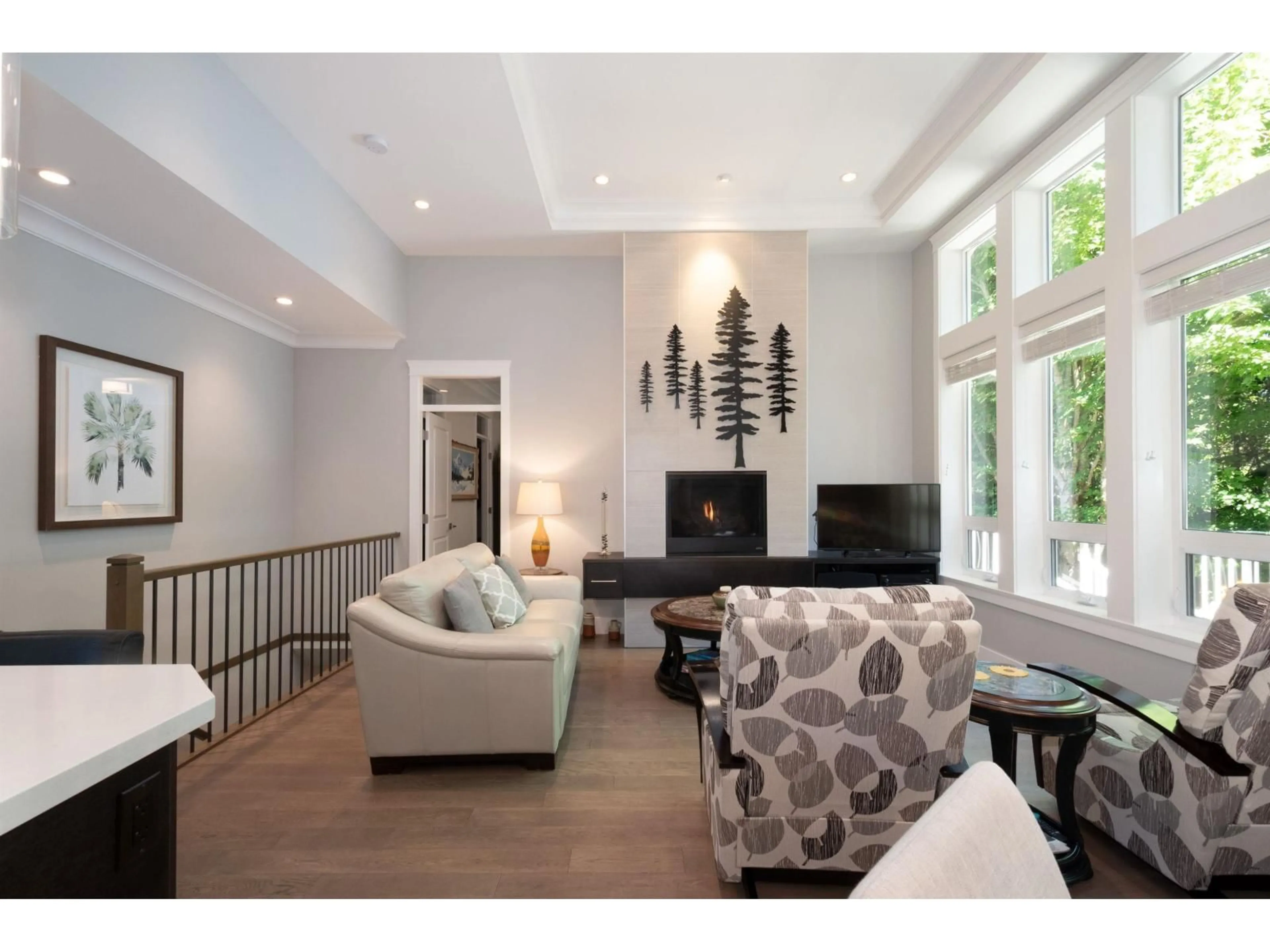 Living room with furniture, unknown for 1 - 15989 MOUNTAIN VIEW, Surrey British Columbia V3Z0M9