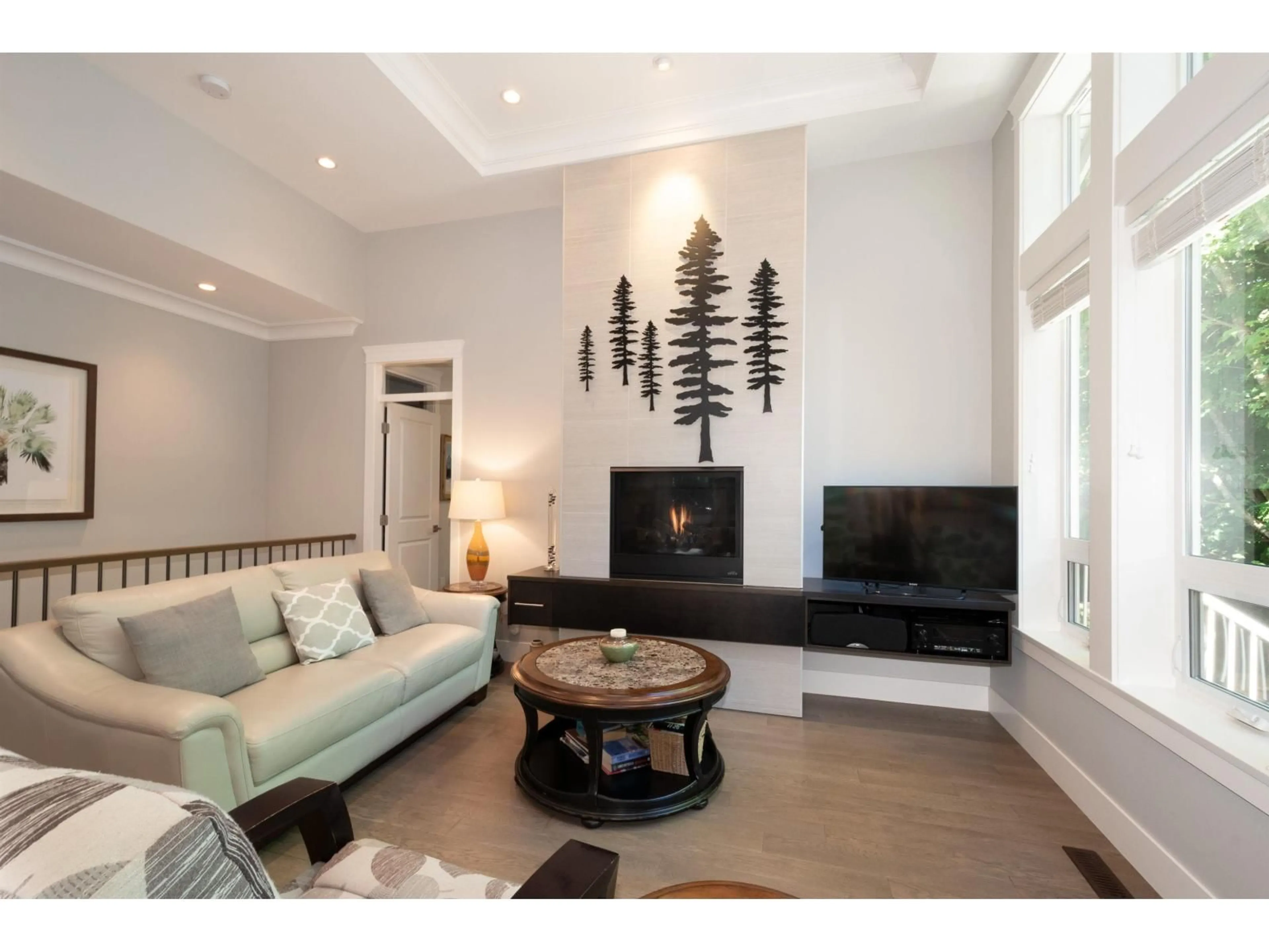 Living room with furniture, unknown for 1 - 15989 MOUNTAIN VIEW, Surrey British Columbia V3Z0M9