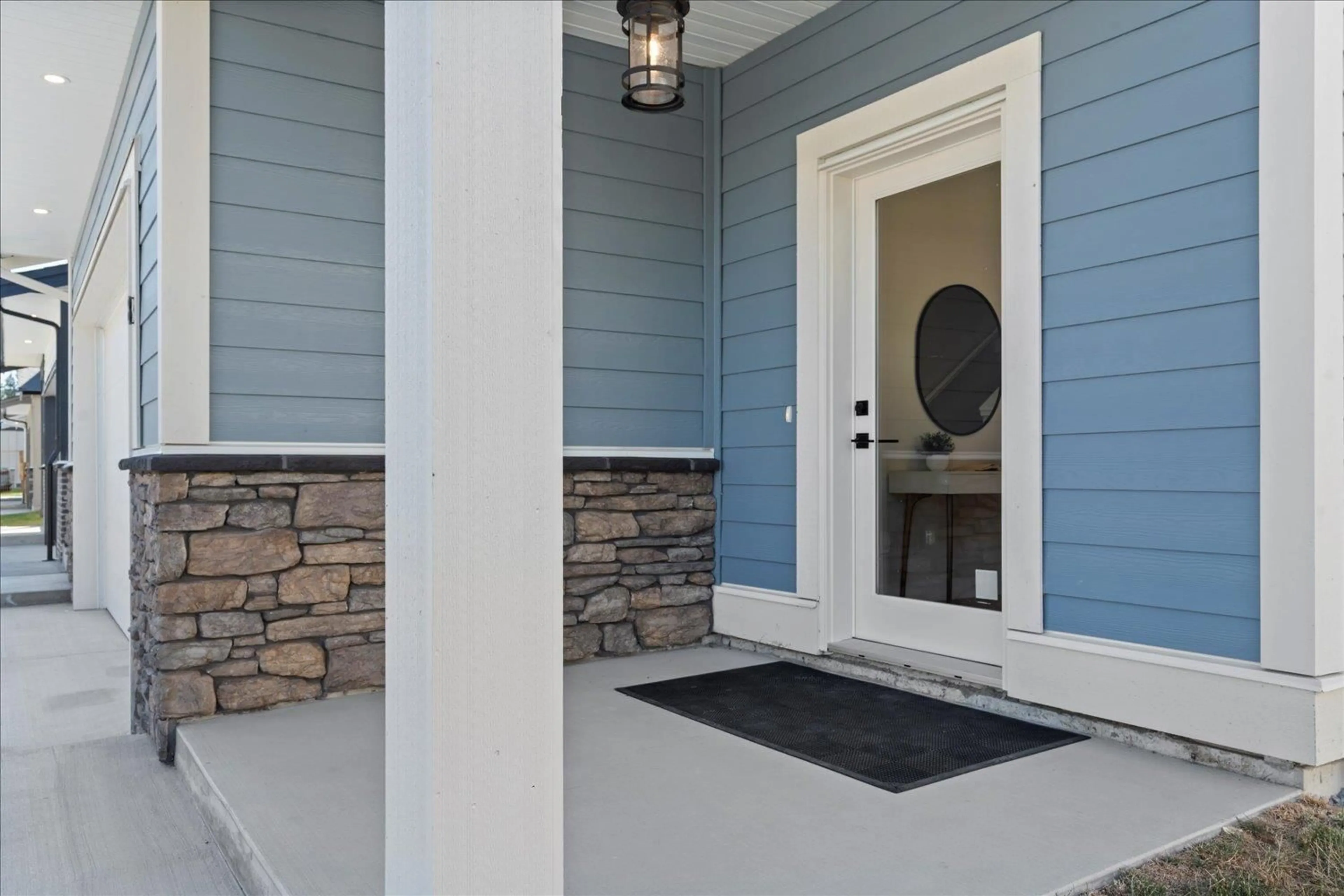 Indoor entryway for 8 - 46058 BONNY AVENUE, Chilliwack British Columbia V2P3H6