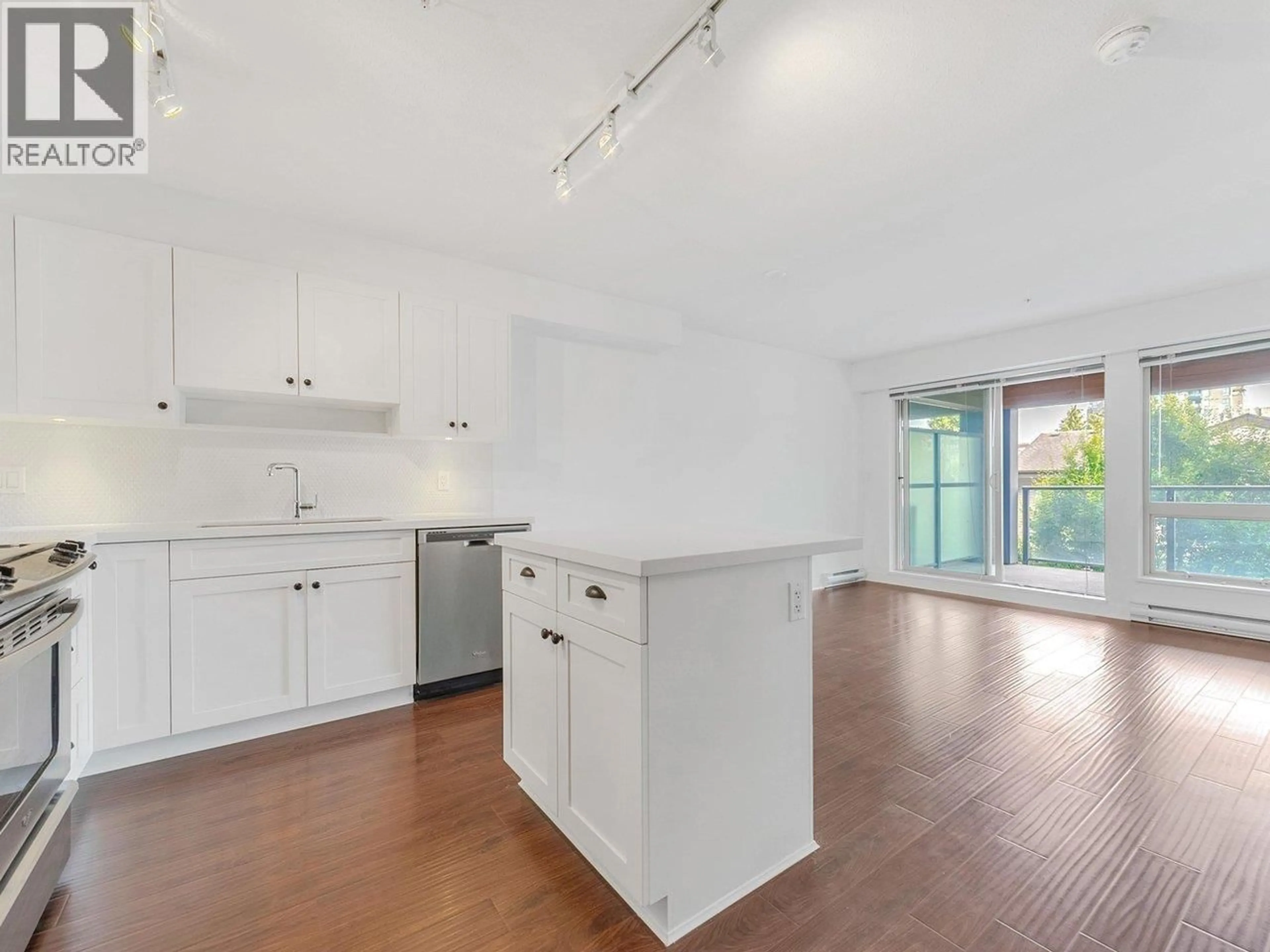 Open concept kitchen, unknown for 201 - 500 ROYAL AVENUE, New Westminster British Columbia V3L0G5