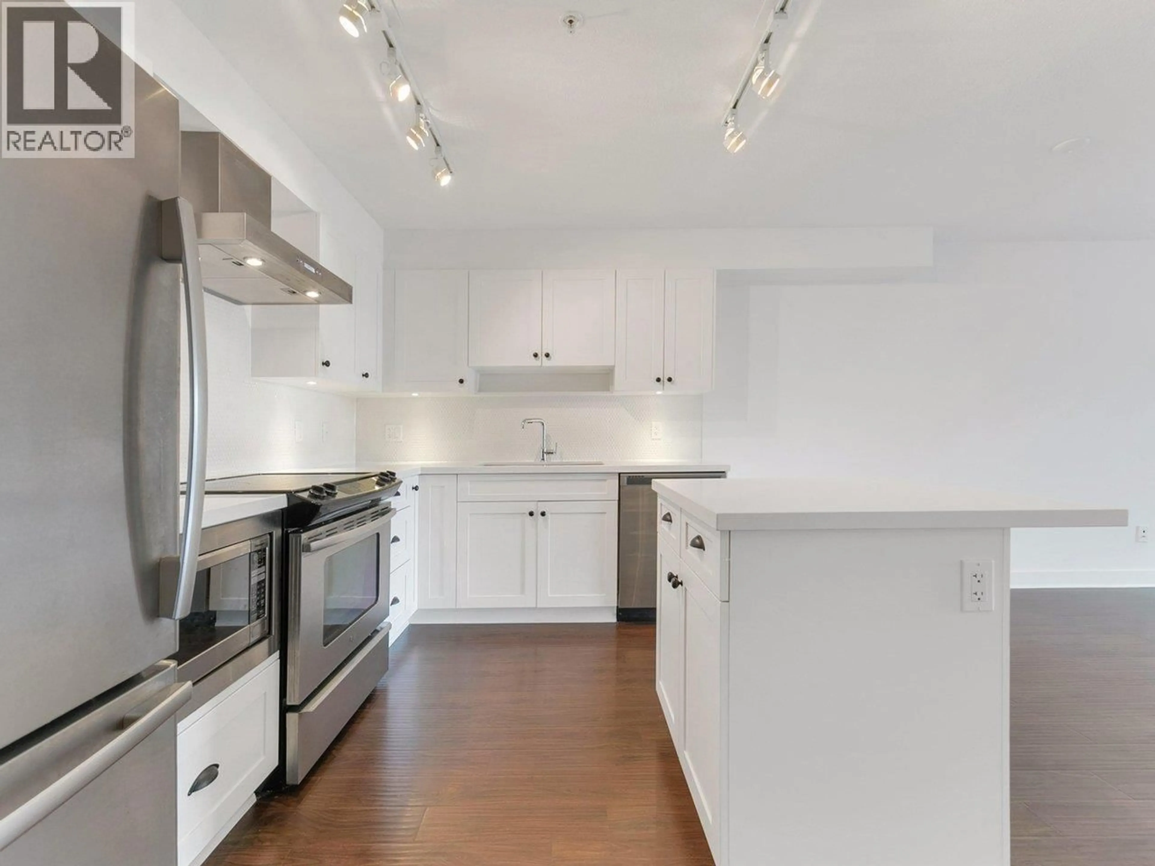 Open concept kitchen, unknown for 201 - 500 ROYAL AVENUE, New Westminster British Columbia V3L0G5