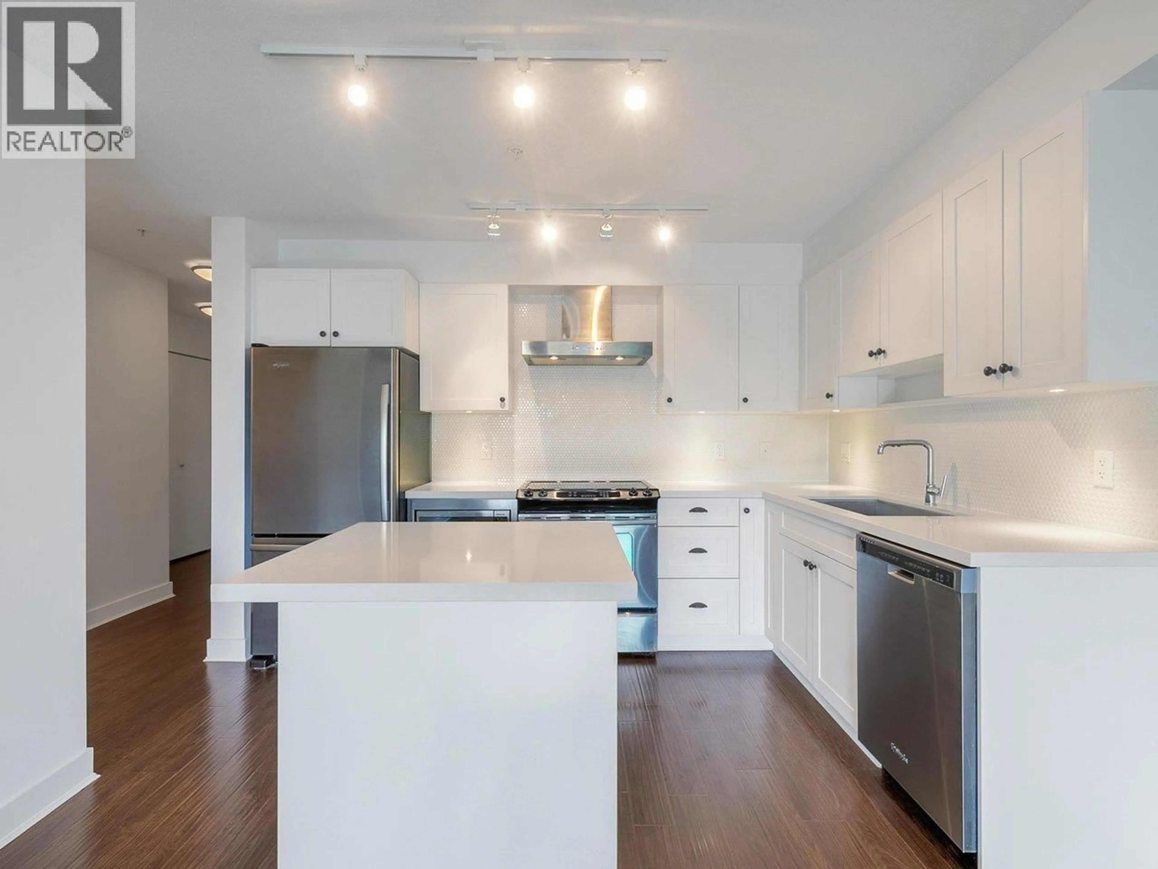 Open concept kitchen, unknown for 201 - 500 ROYAL AVENUE, New Westminster British Columbia V3L0G5