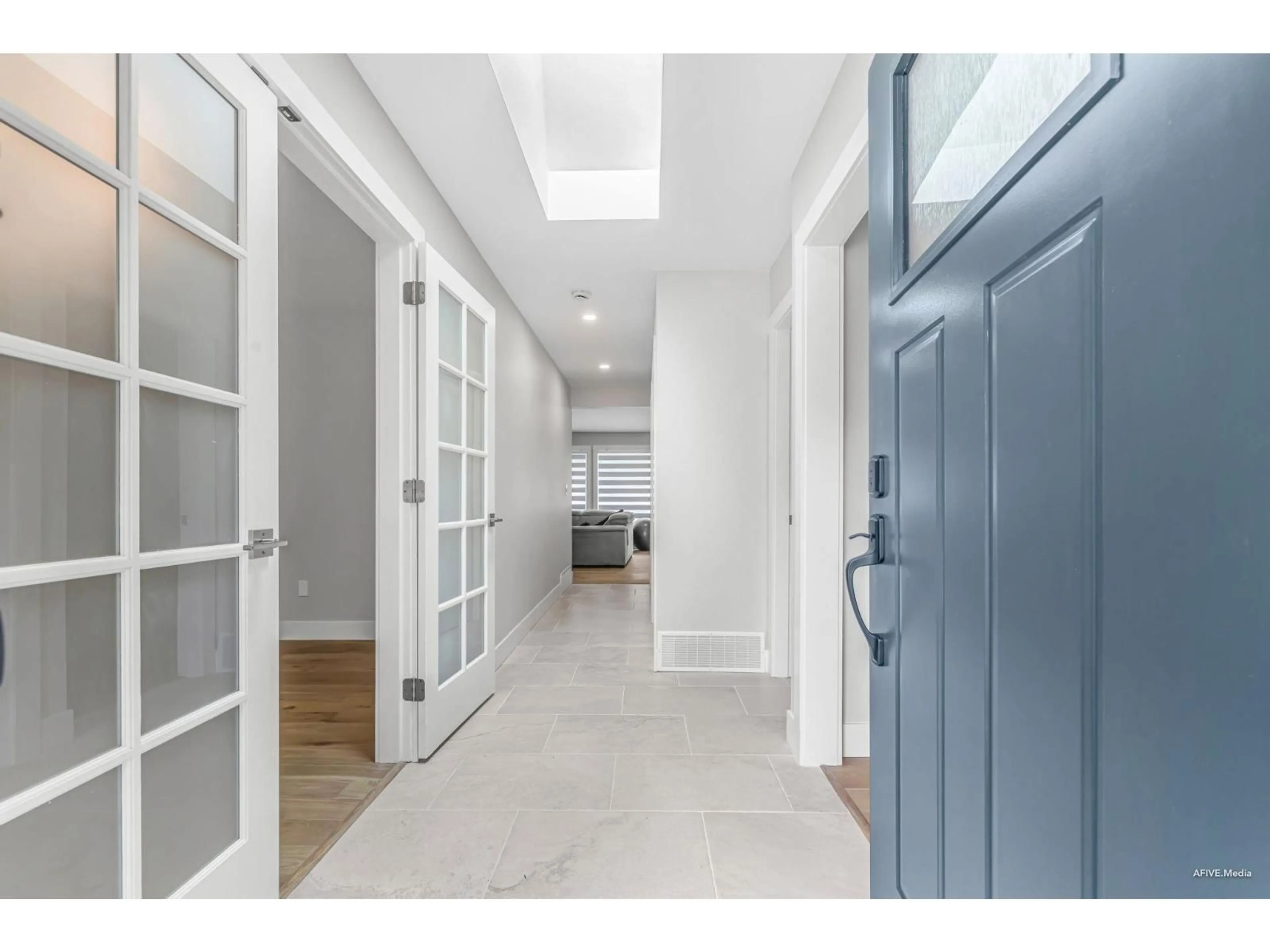 Indoor entryway for 35320 MCCORKELL, Abbotsford British Columbia V3G2C3