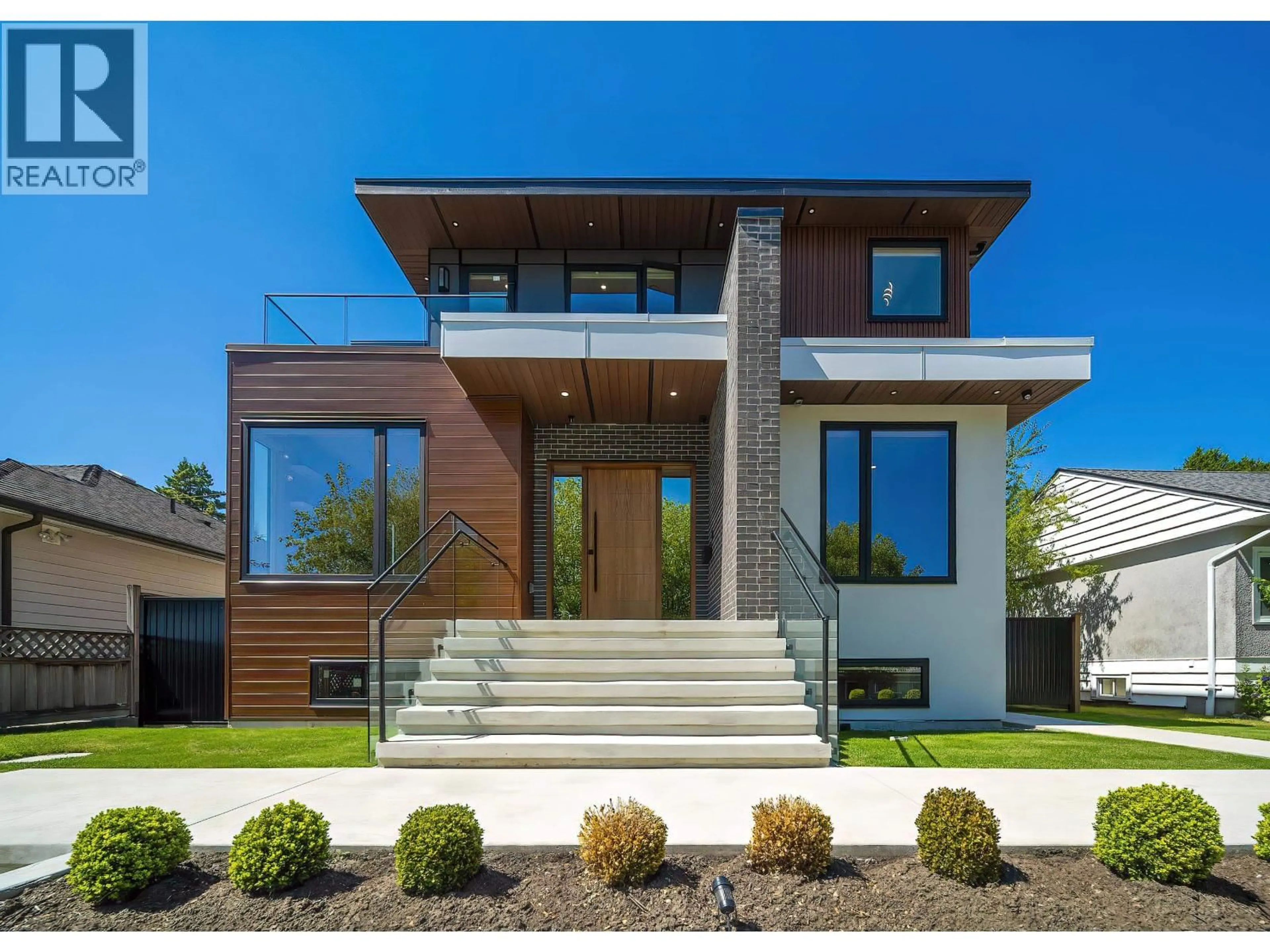 Home with brick exterior material, street for 827 CHESTNUT STREET, New Westminster British Columbia V3L4N3
