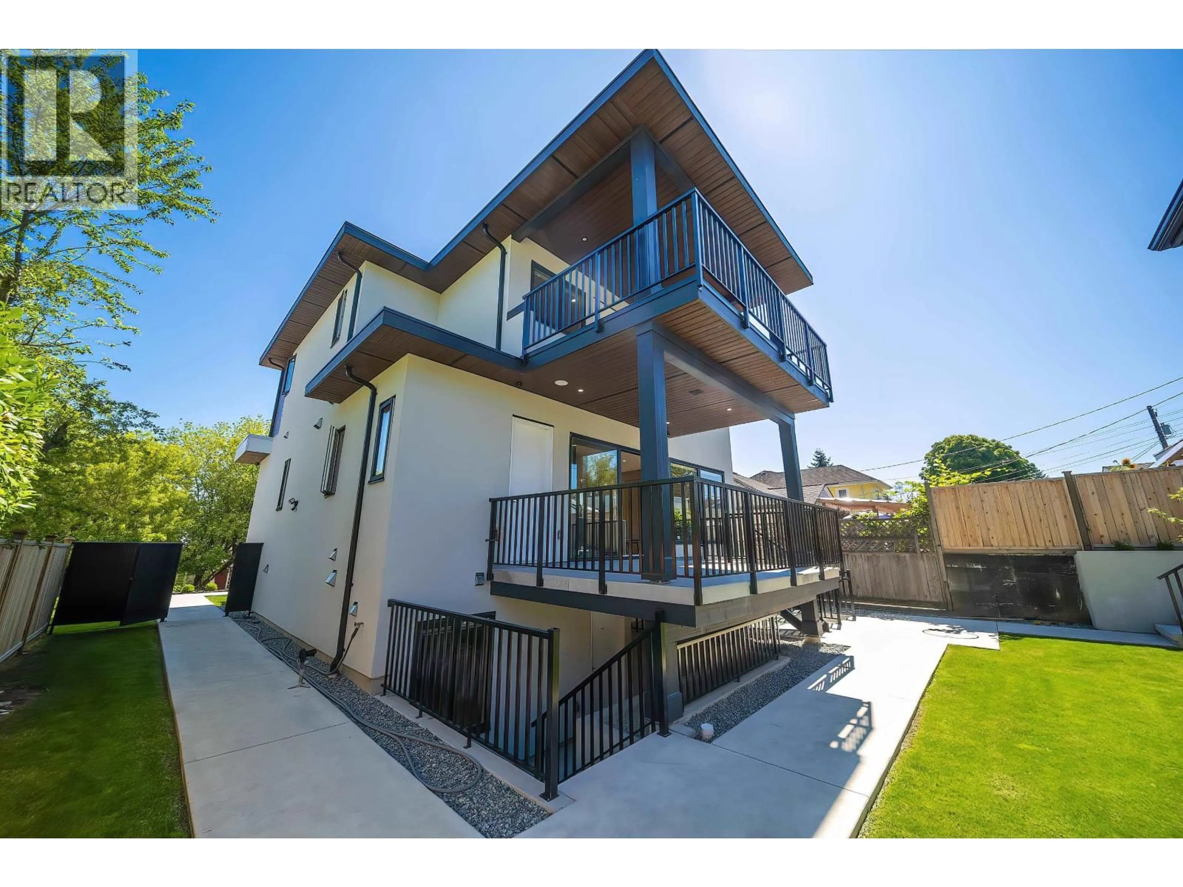 Unknown for 827 CHESTNUT STREET, New Westminster British Columbia V3L4N3