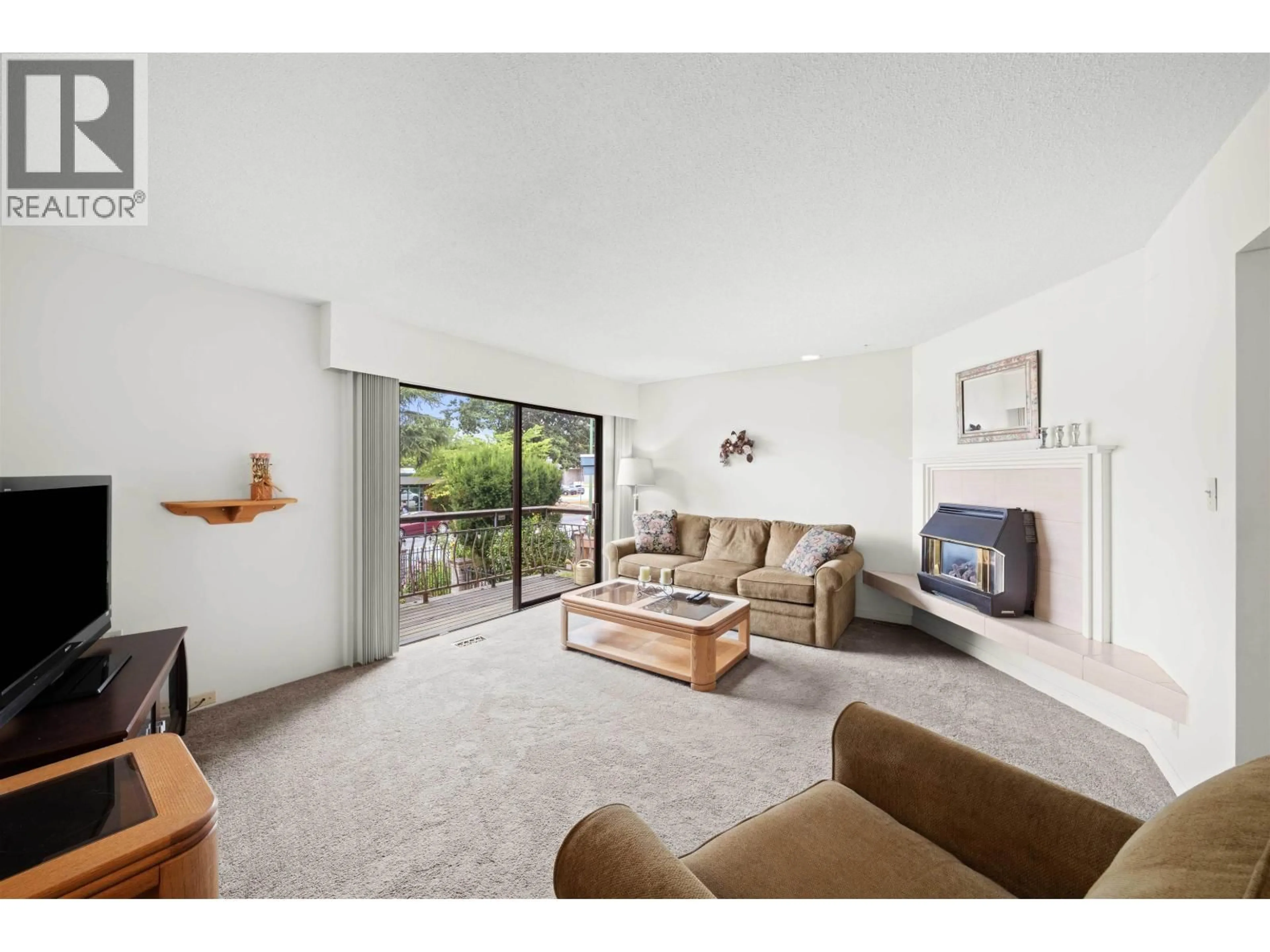 Living room with furniture, unknown for 4544 ALBERT STREET, Burnaby British Columbia V5C2G5