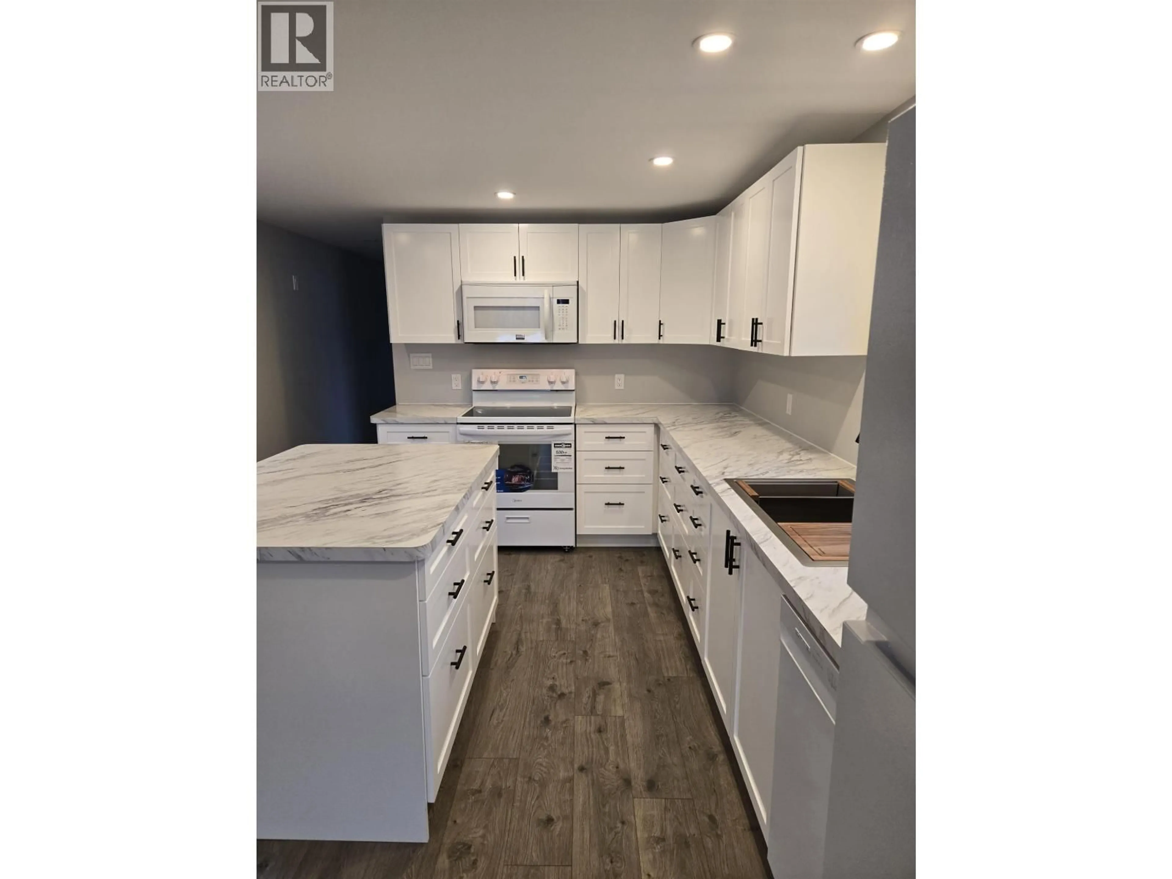 Open concept kitchen, unknown for 4 - 654 NORTH FRASER DRIVE, Quesnel British Columbia V2J1Z6