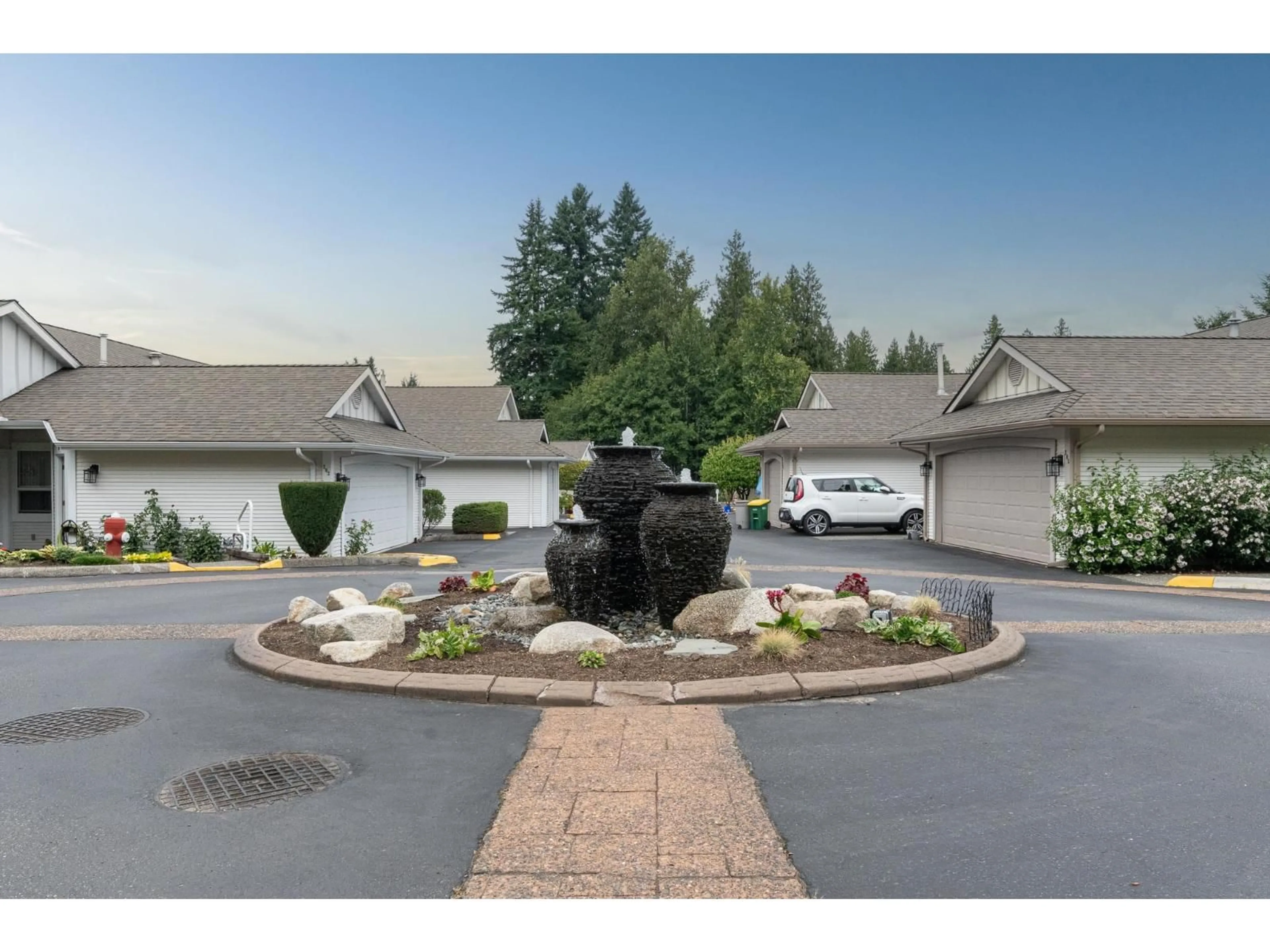Unknown for 100 - 20655 88, Langley British Columbia V1M2M5